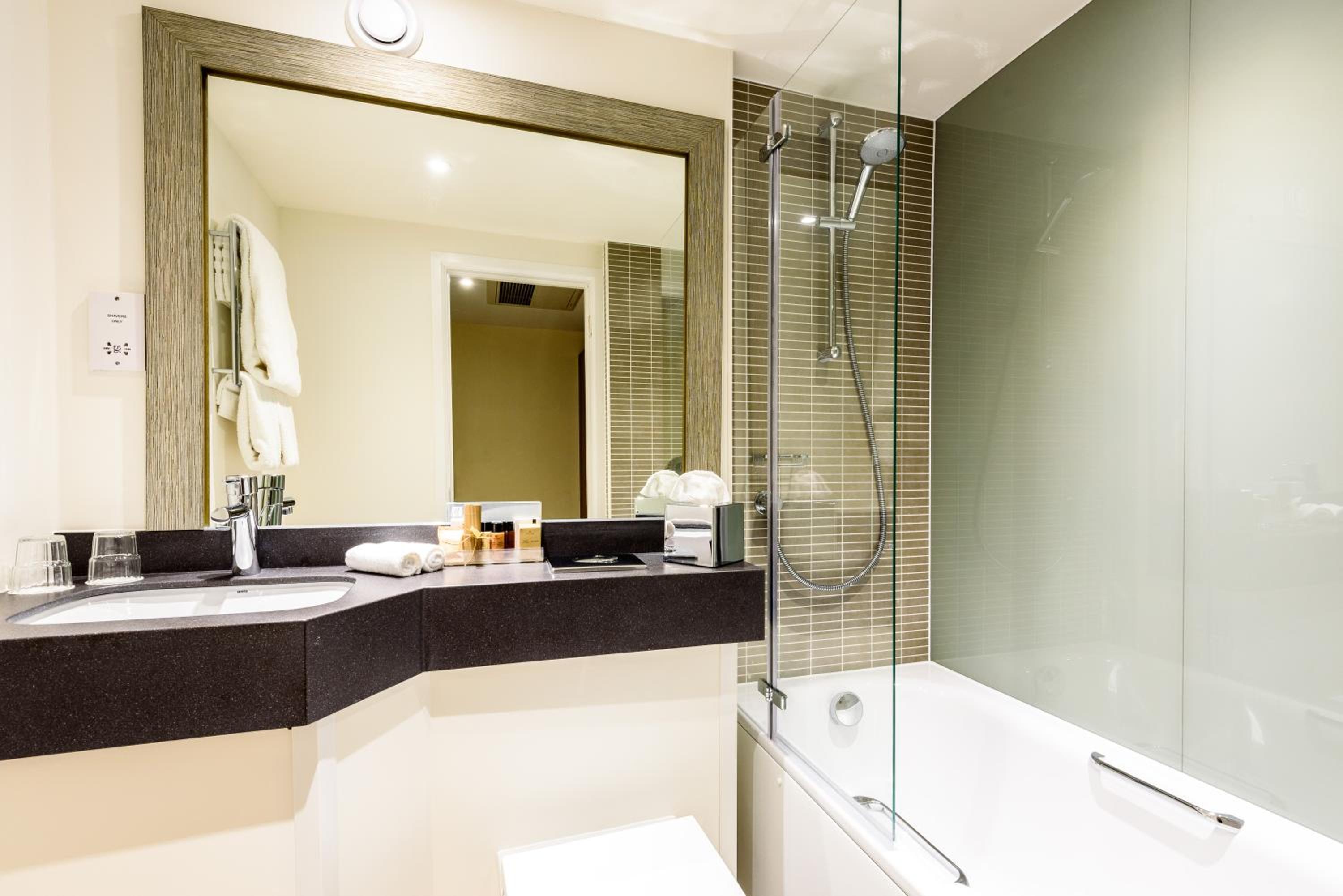 Standard Room with Two Single Beds - Photo 7
