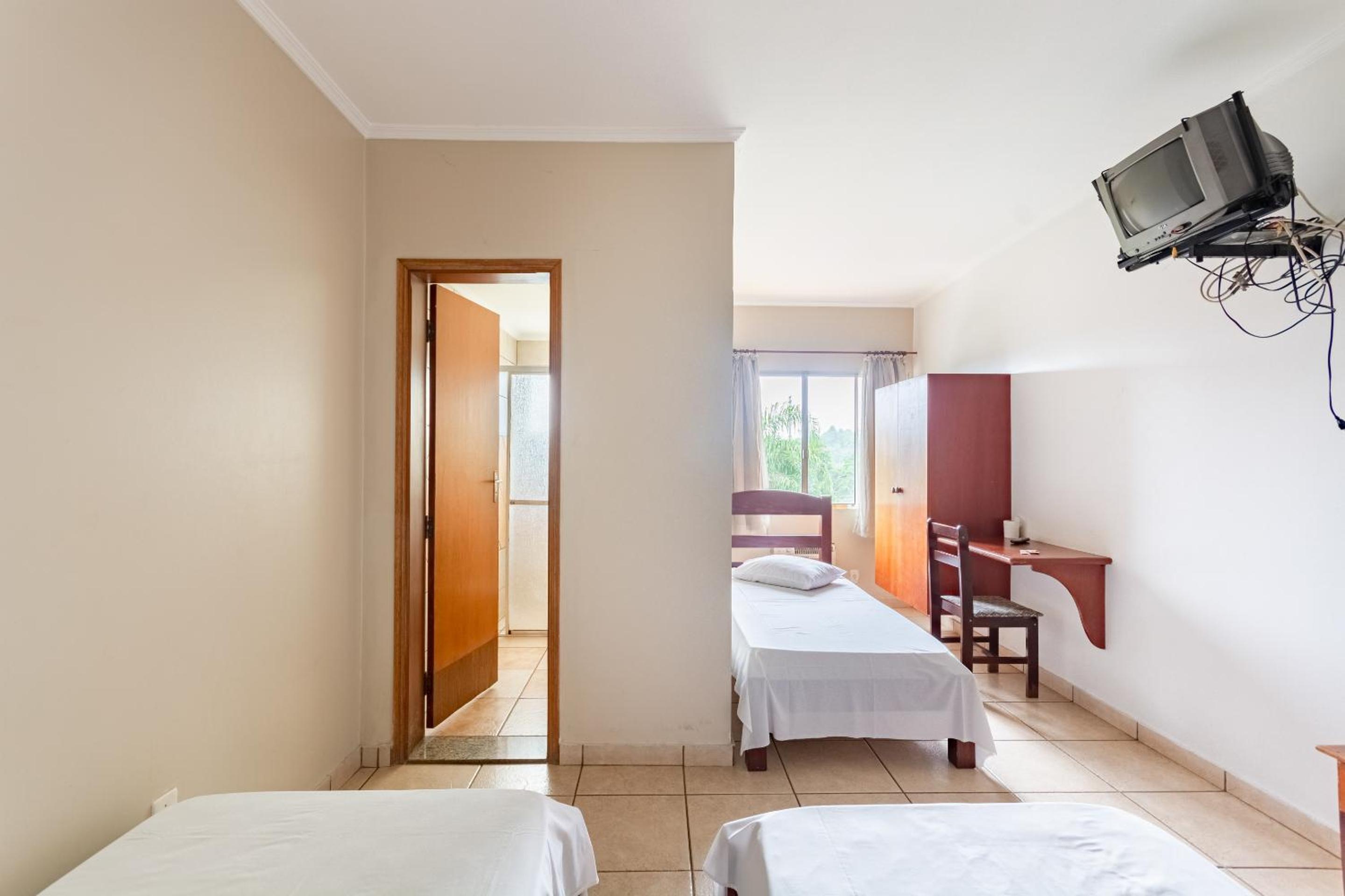 Triple Room (3 Single beds) photo 1