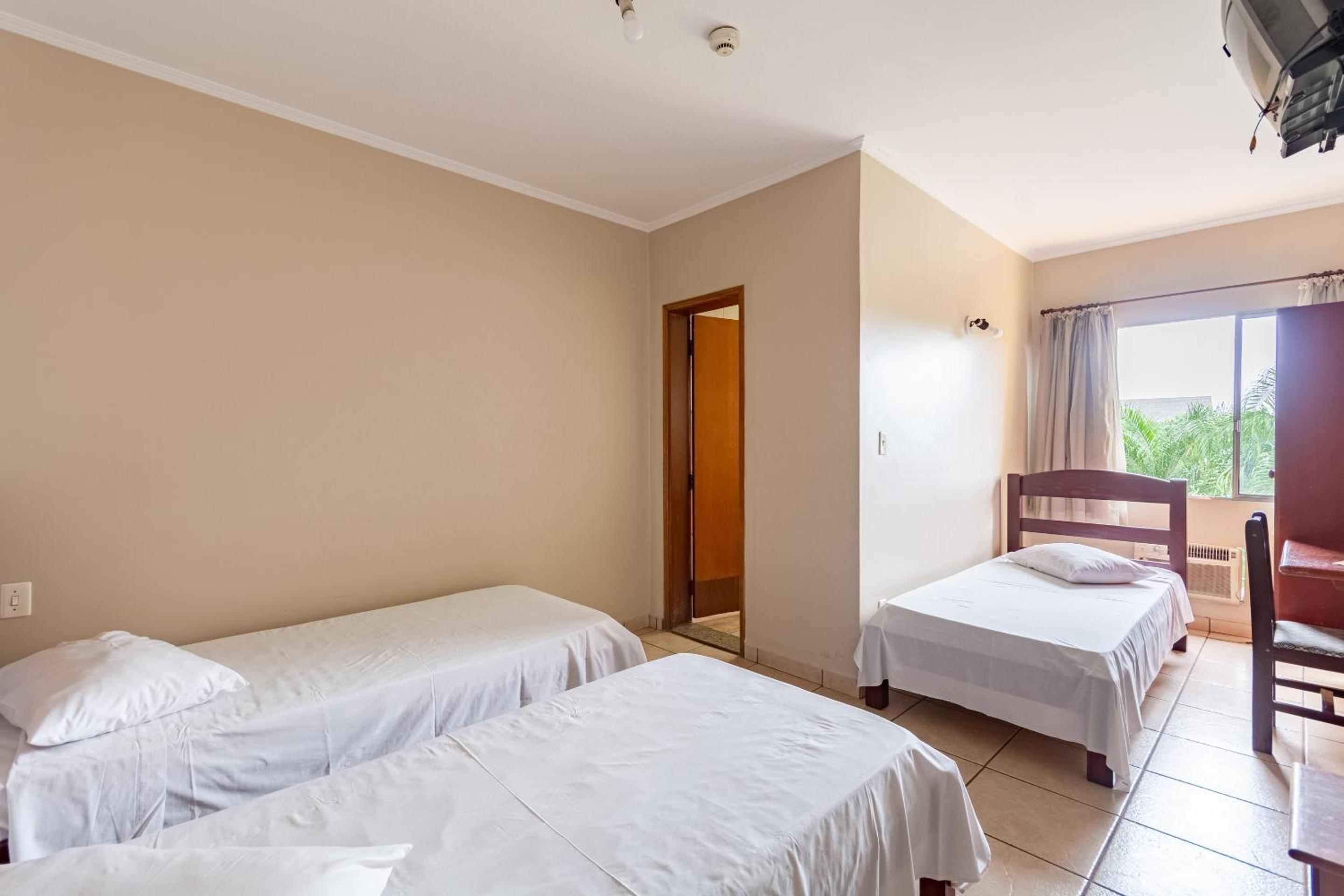 Triple Room (3 Single beds) photo 3