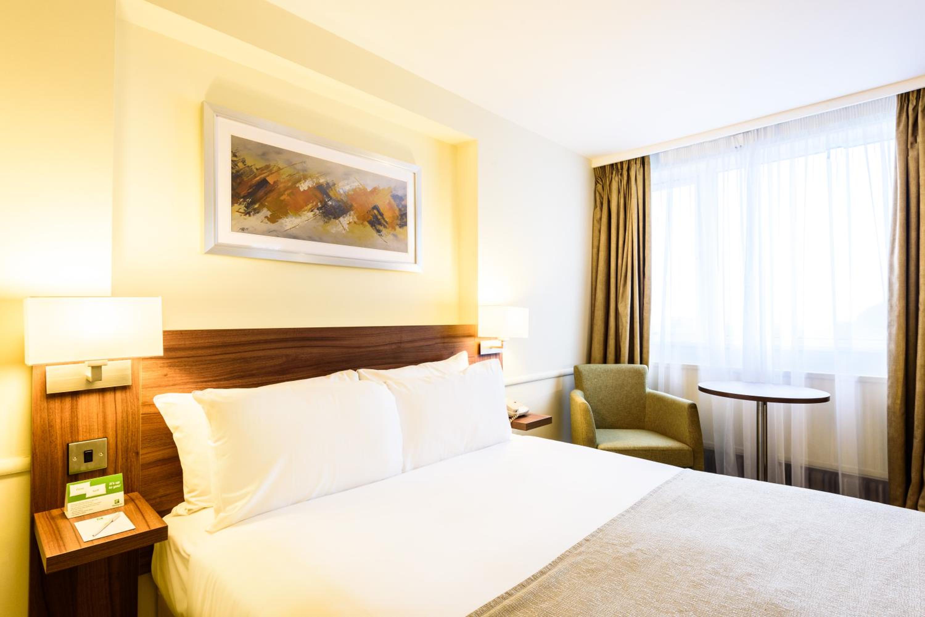Standard Double Room - Photo 11