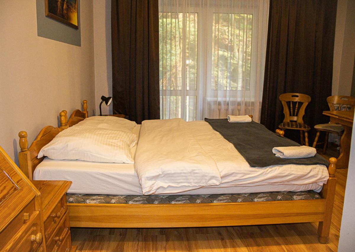 Twin Room - Photo 2