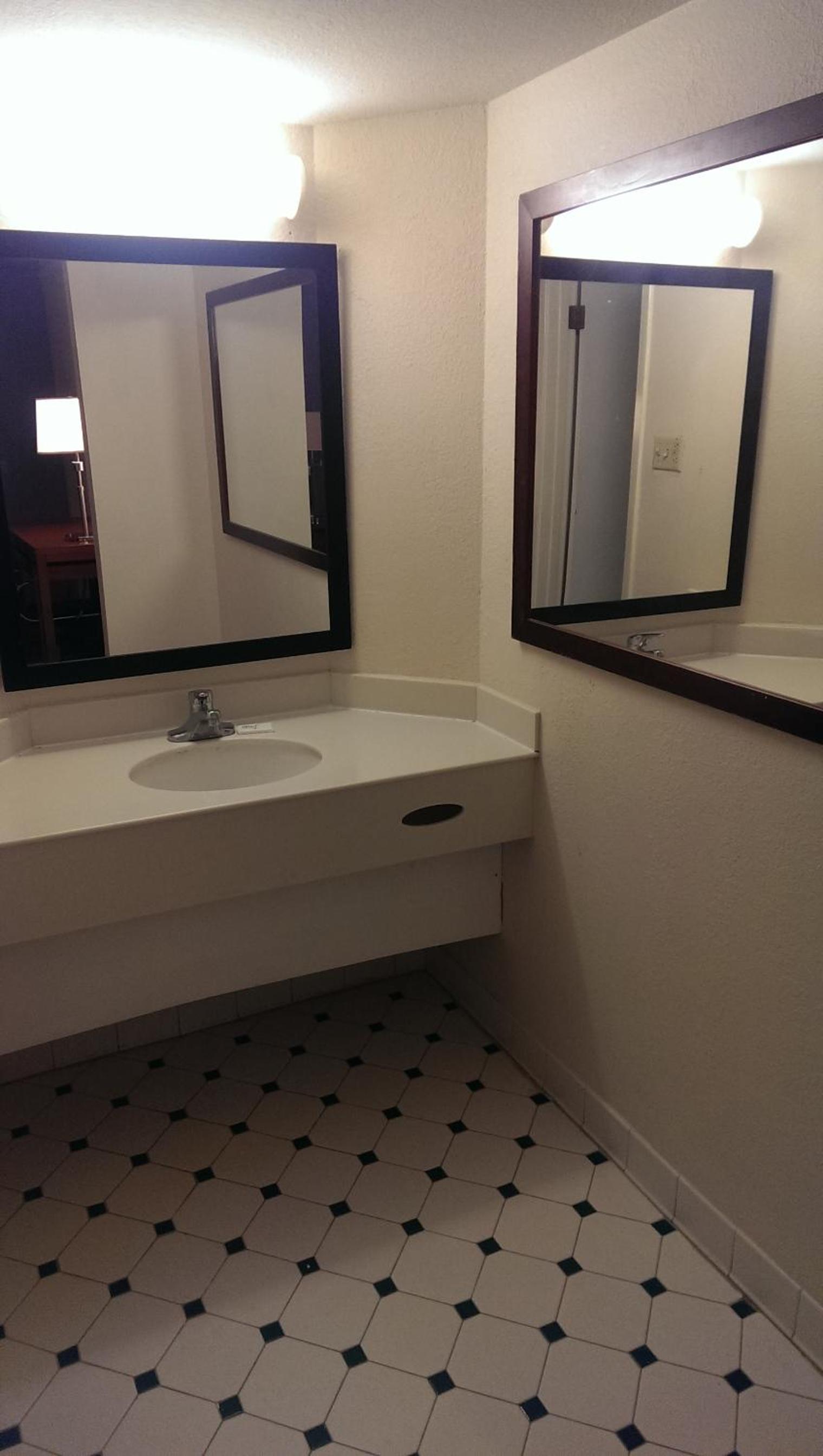 Budget Double Room photo 2