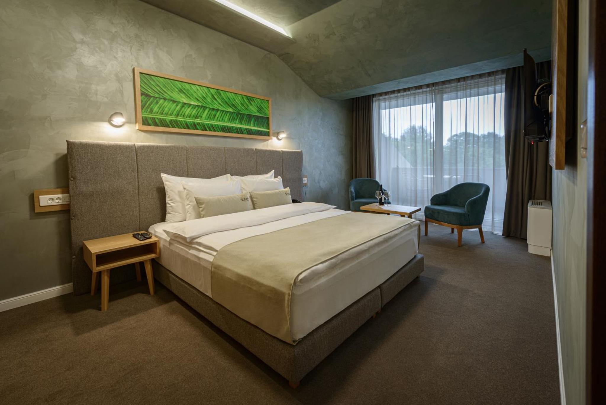 Suite - Photo 7