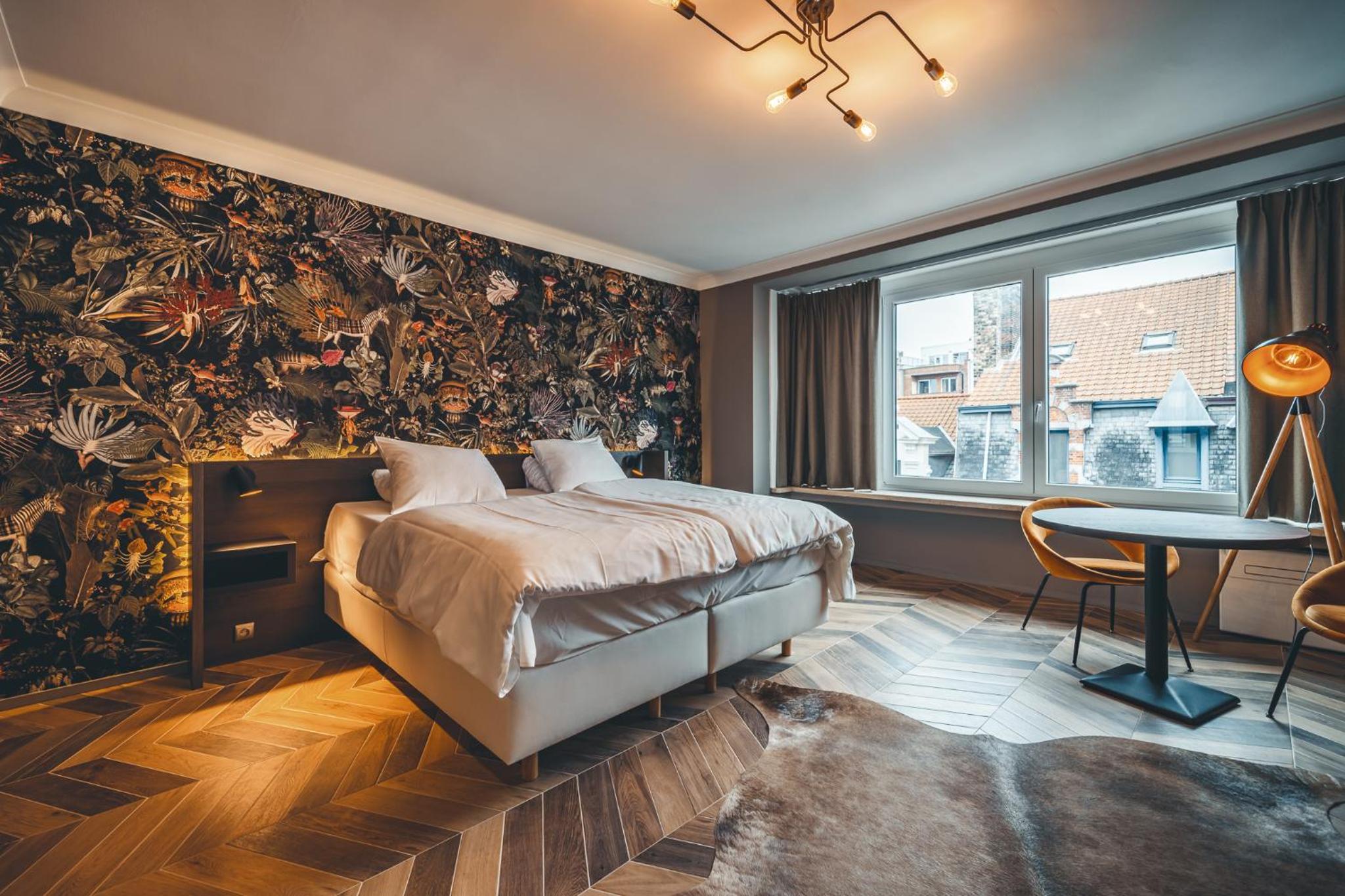 Large Double Room - Photo 1