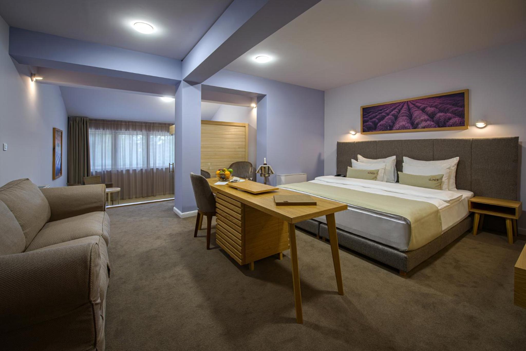 Double Room with Spa Bath - Photo 5