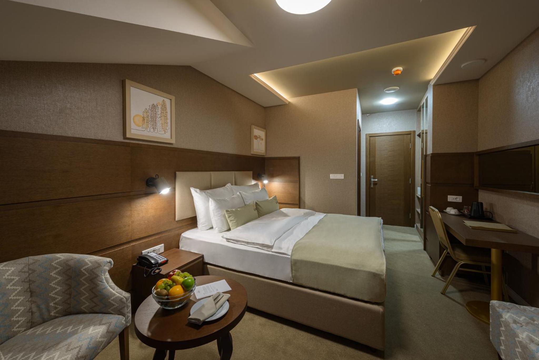 Double Room - Photo 6