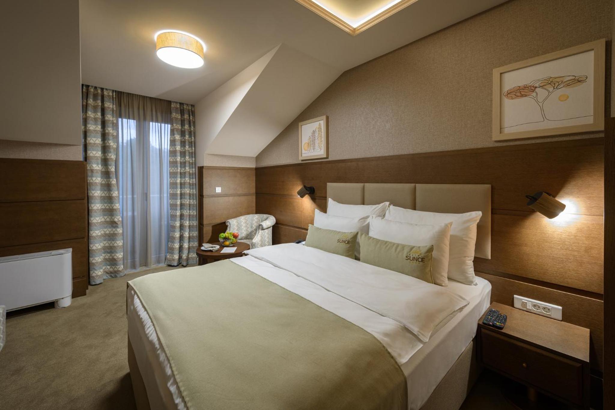 Double Room - Photo 7
