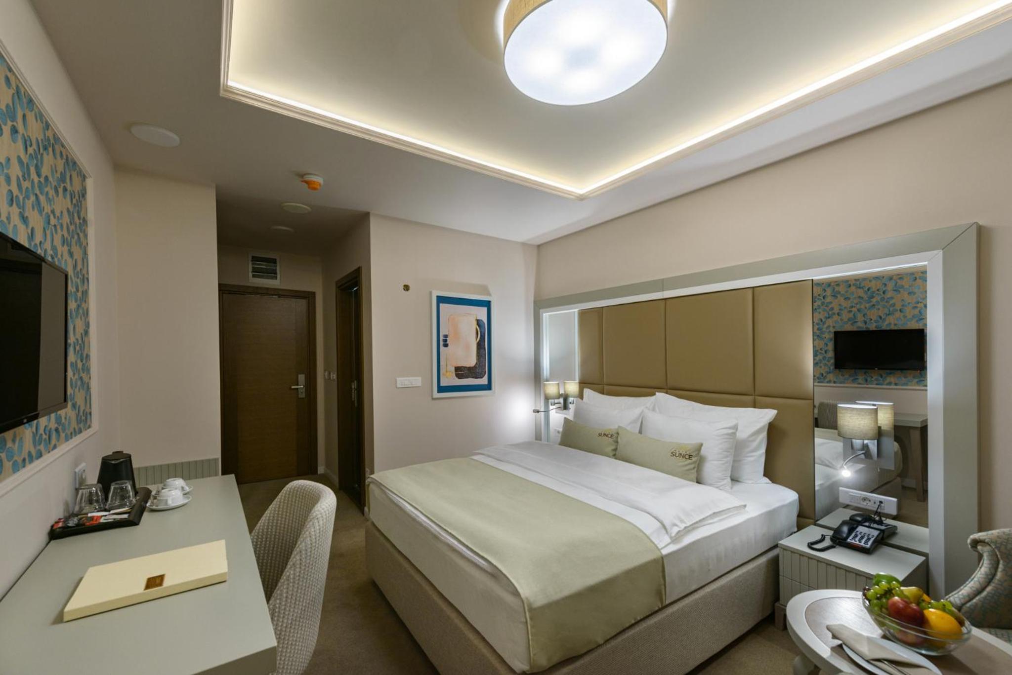 Deluxe Double Room - Photo 6