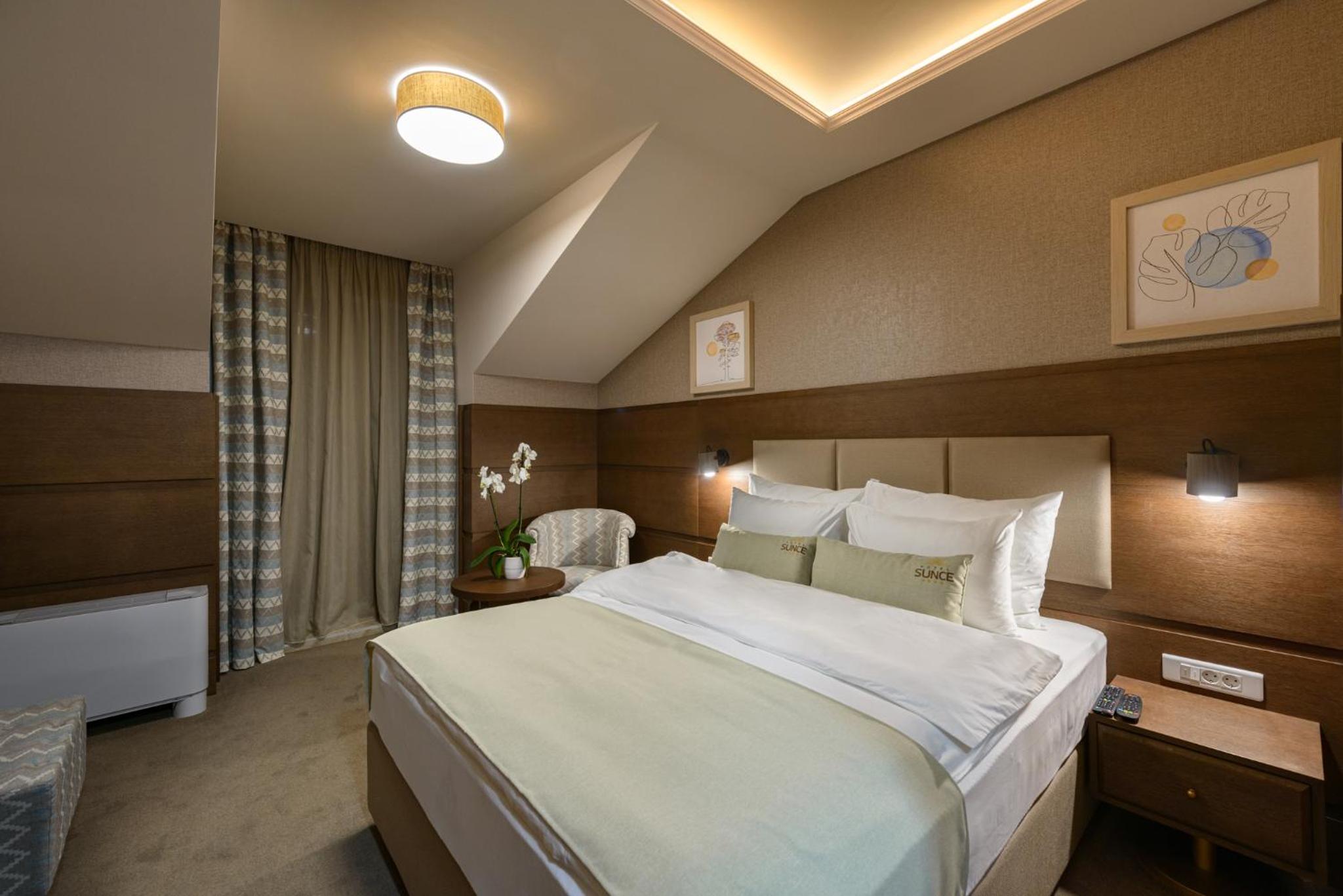 Double Room - Photo 3