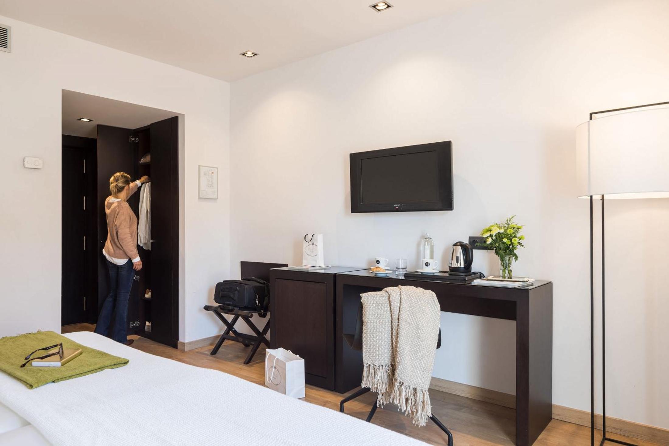 Standard Double or Twin Room (1-2 Adults) - Photo 3