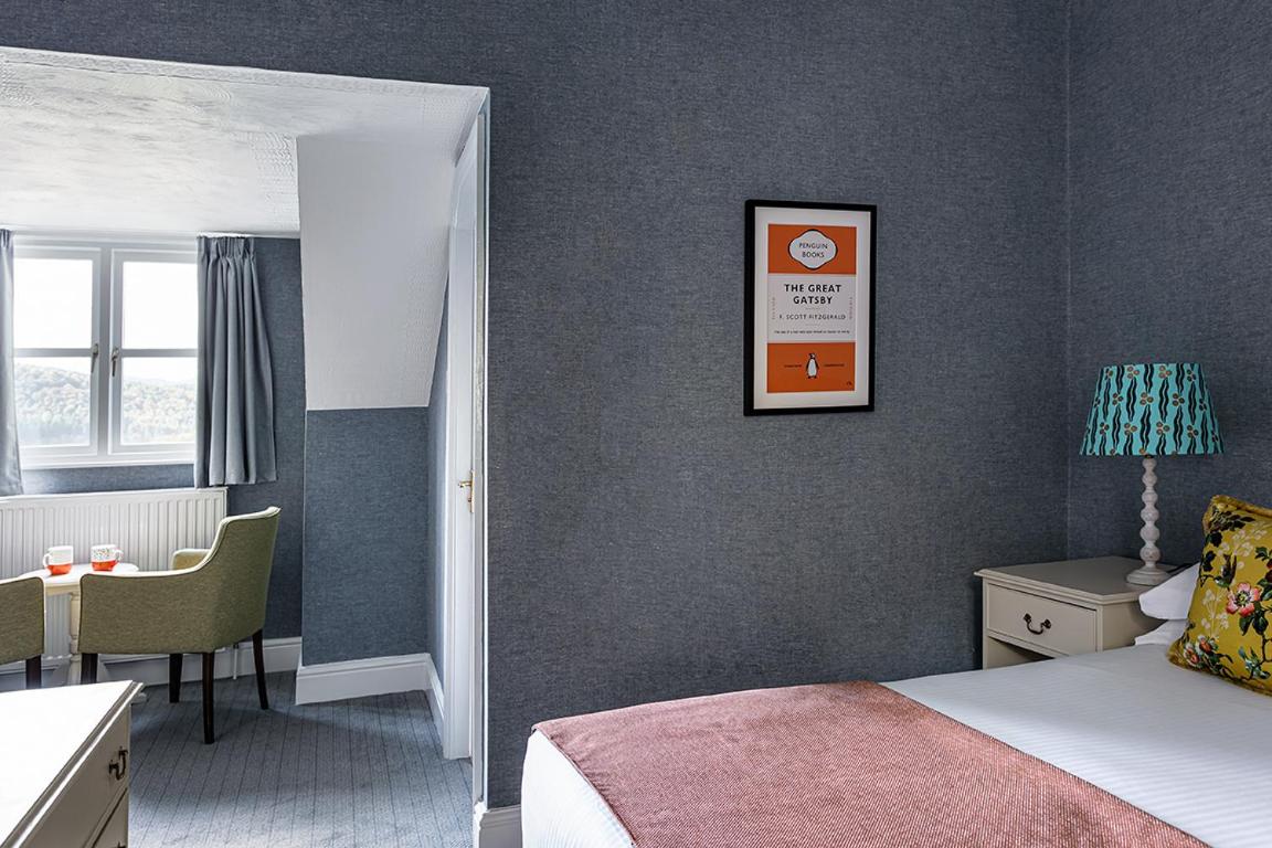 Lake-Facing Manor Room photo 1