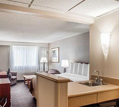 King Room With Desk - Non-Smoking photo 1