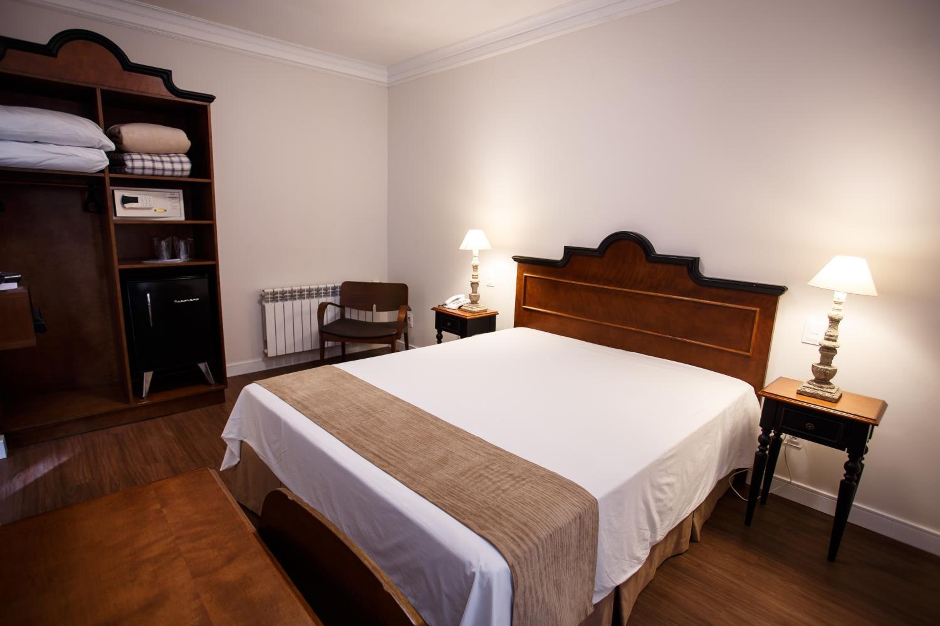 Deluxe Double Room with Balcony photo 1