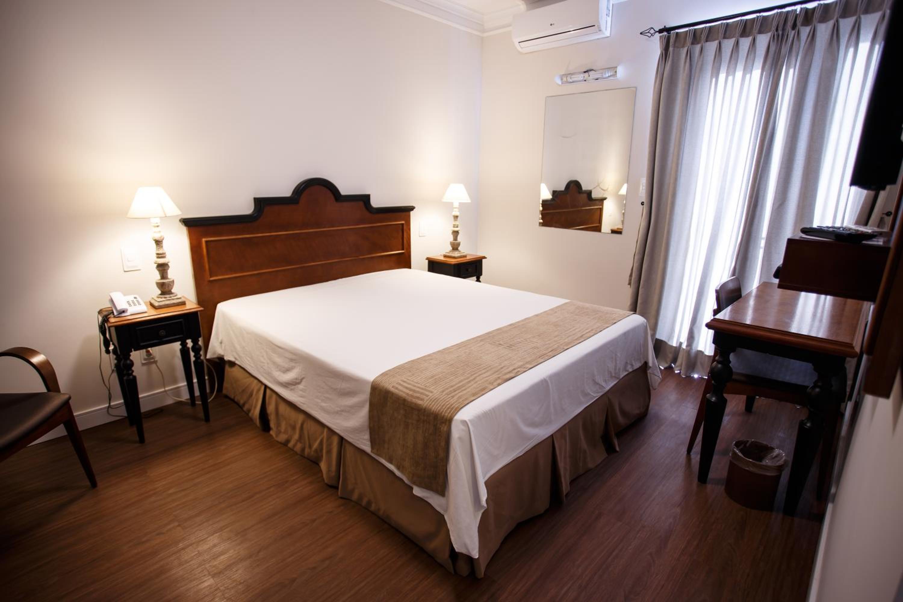 Deluxe Double Room with Balcony photo 3