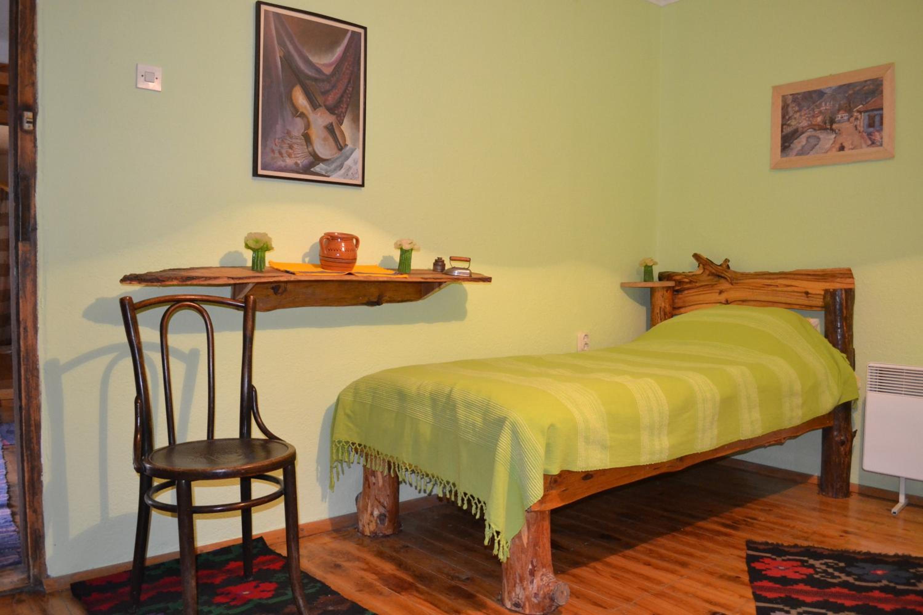 Family Room With Bathroom photo 1