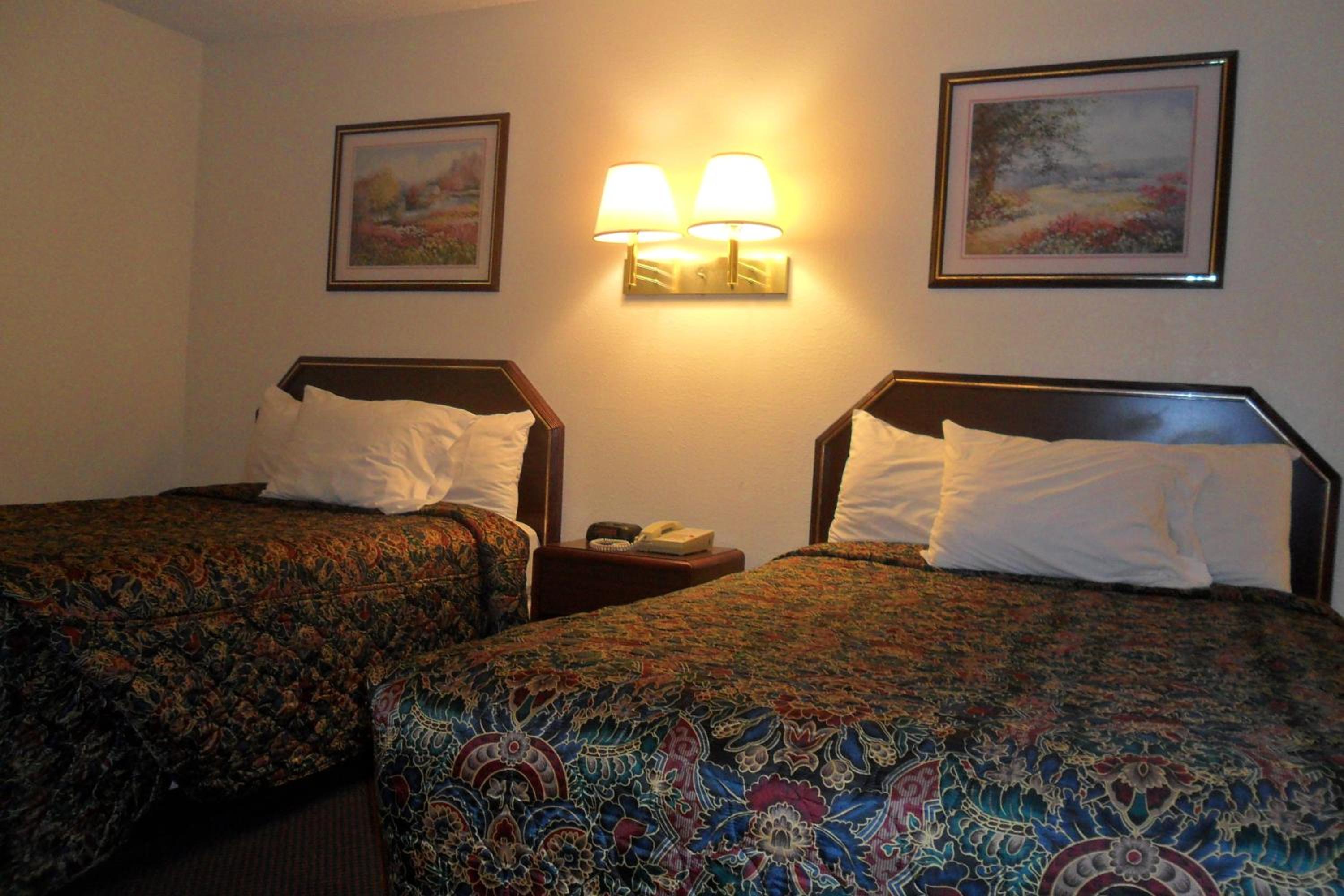 Double Room with Two Double Beds - Non-Smoking - Photo 3