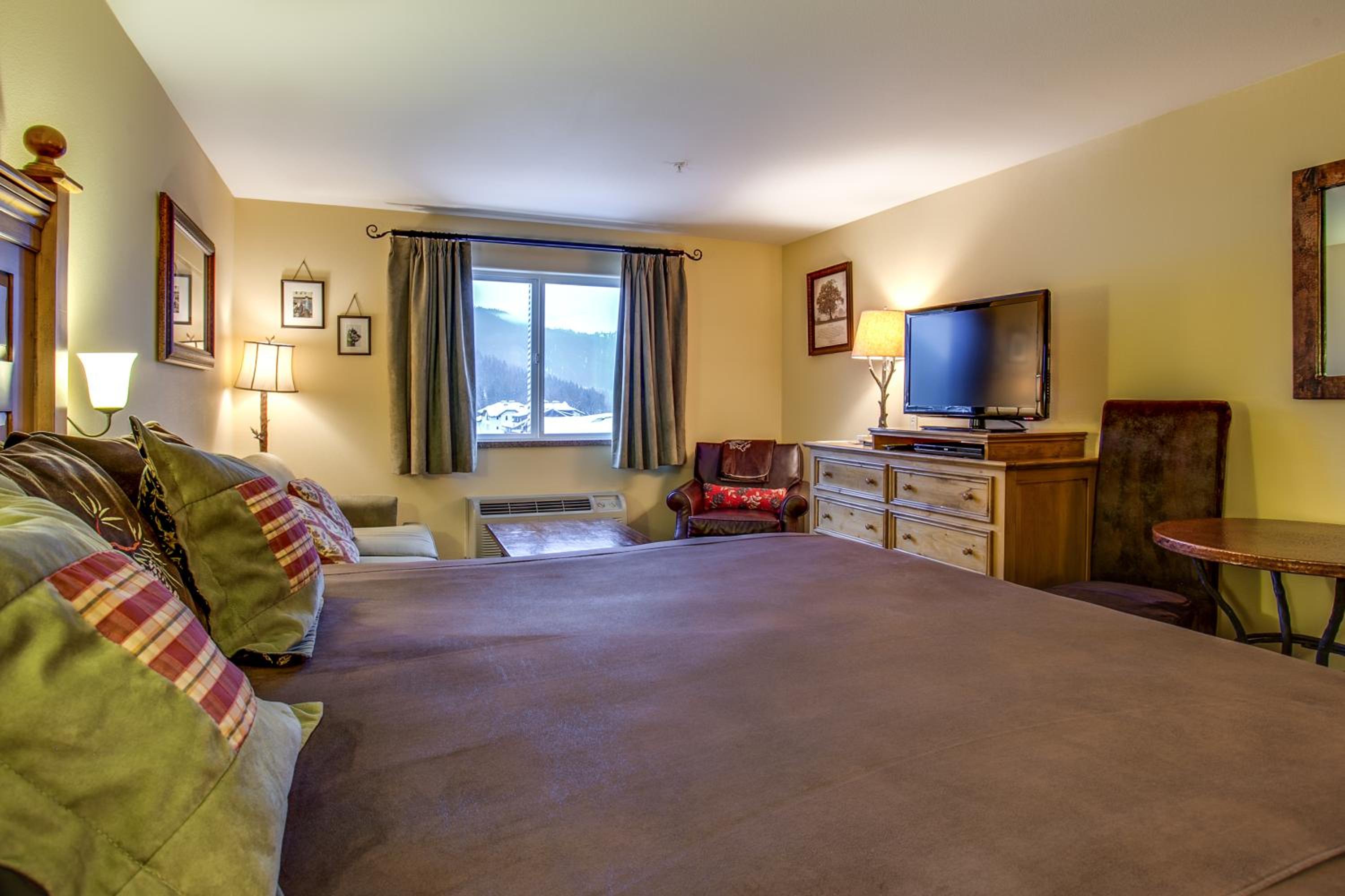 Deluxe King Room