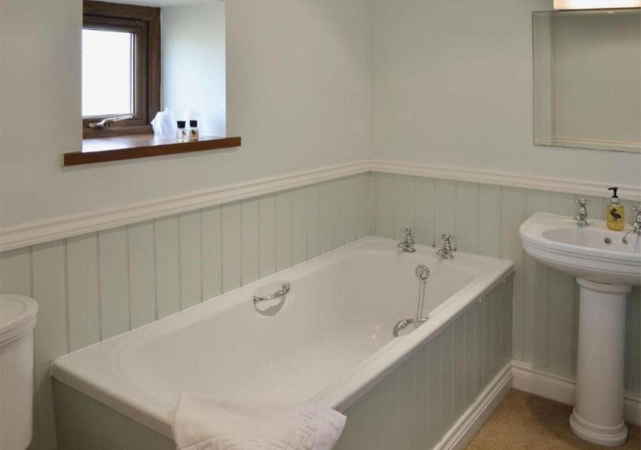 Two-Bedroom House photo 2