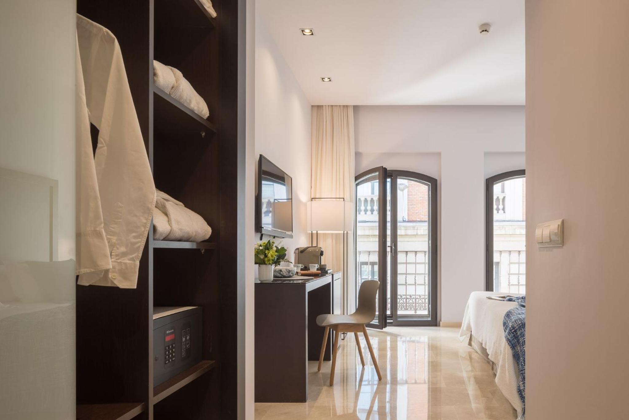 Superior Double Room - Photo 2