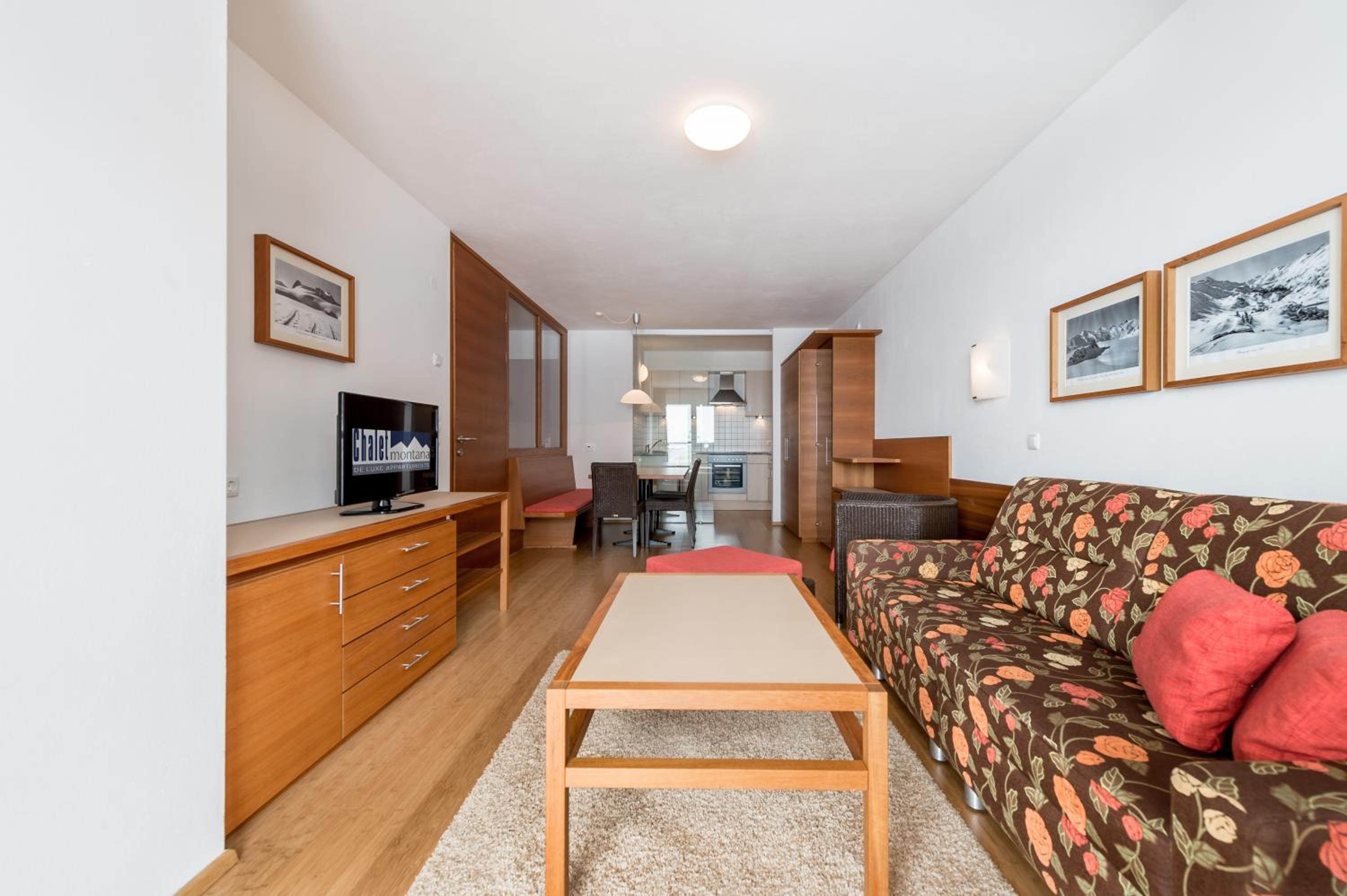 Large Two-Bedroom Apartment photo 3