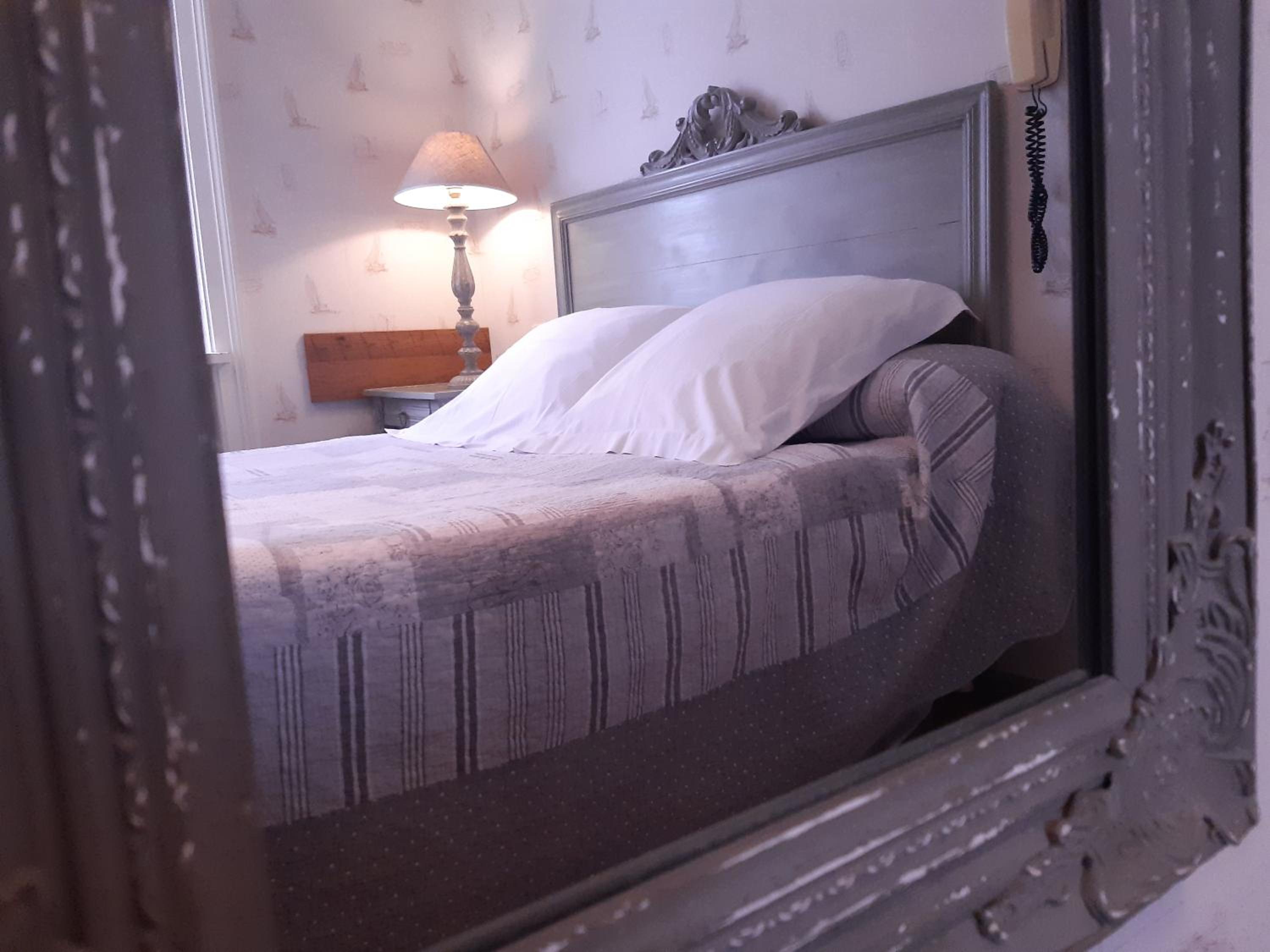 Standard Single Room with Street View