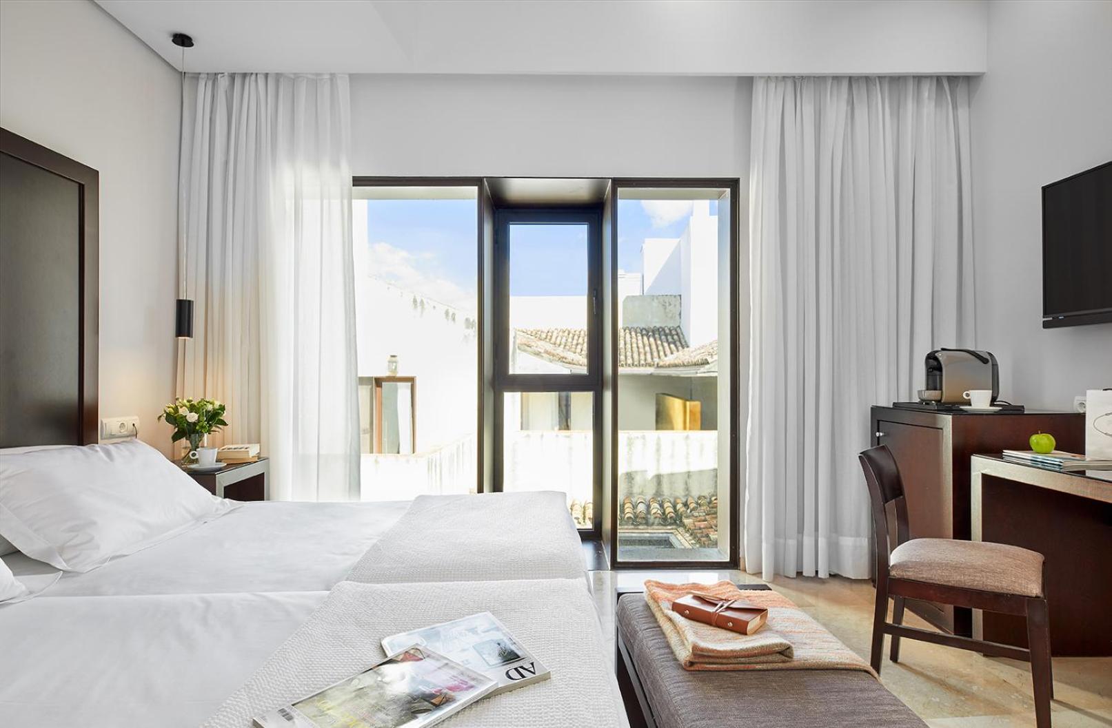 Superior Double Room - Photo 11