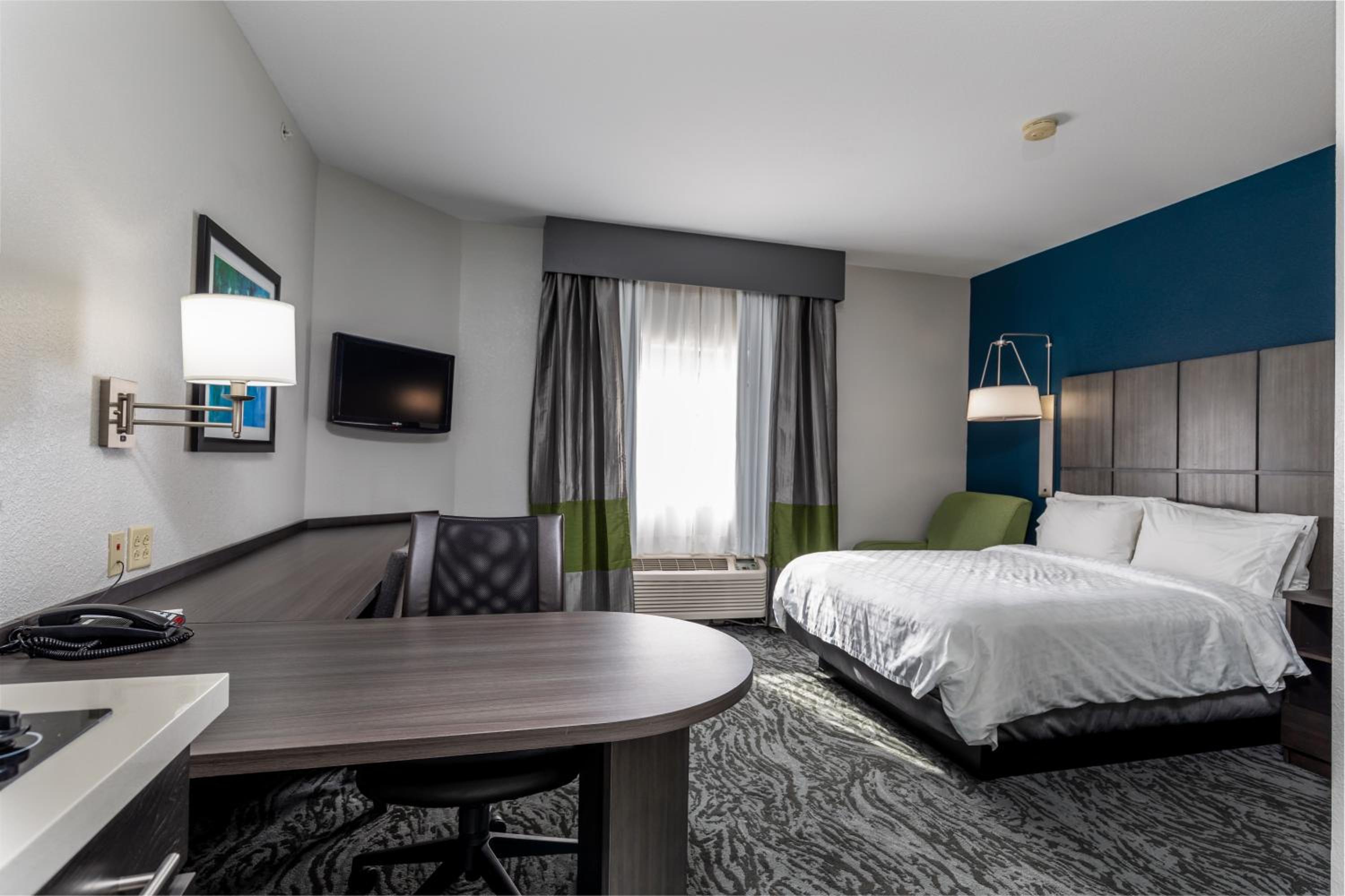 King Suite - Photo 1