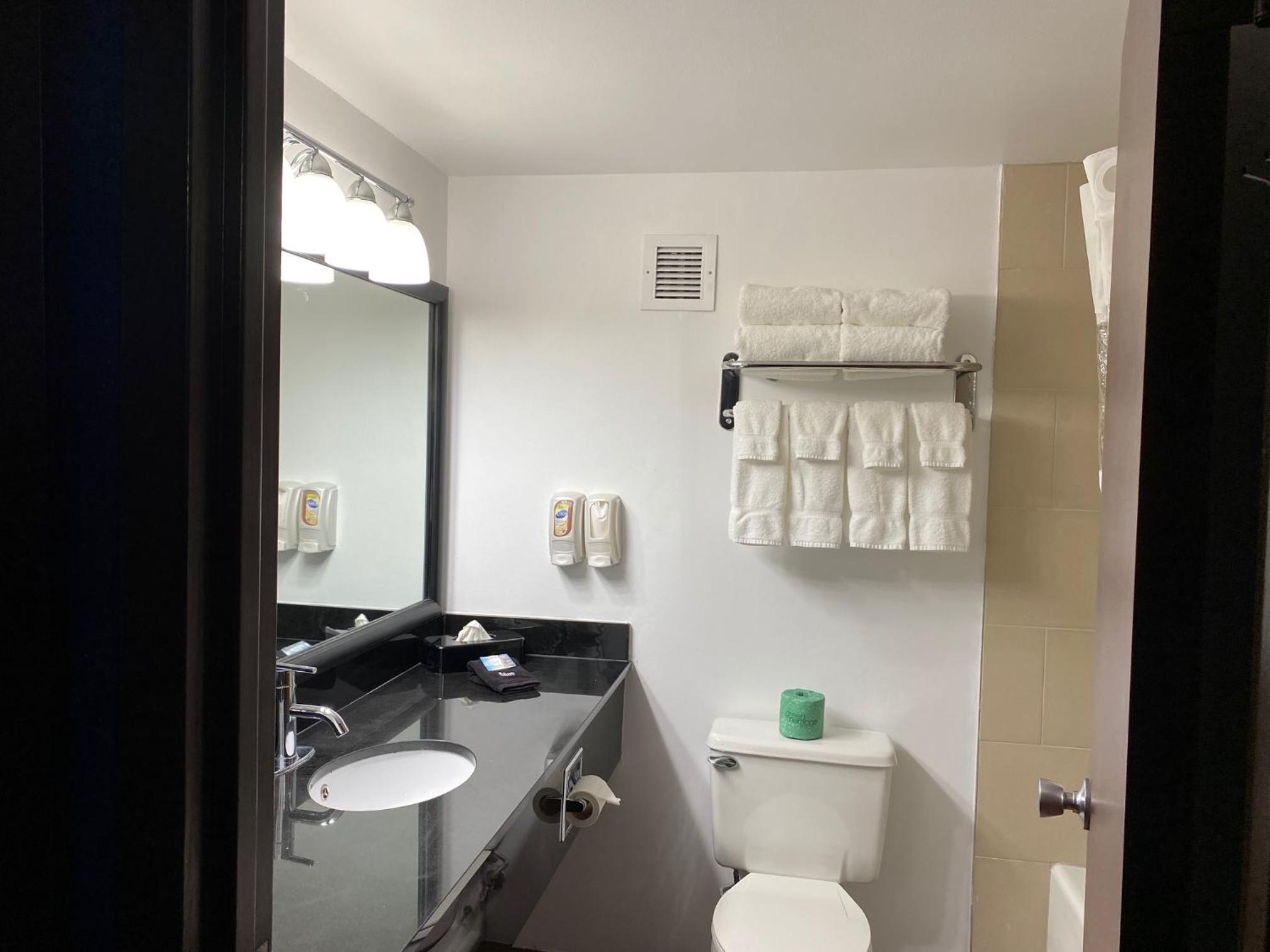 King Room - Non-Smoking - Photo 2