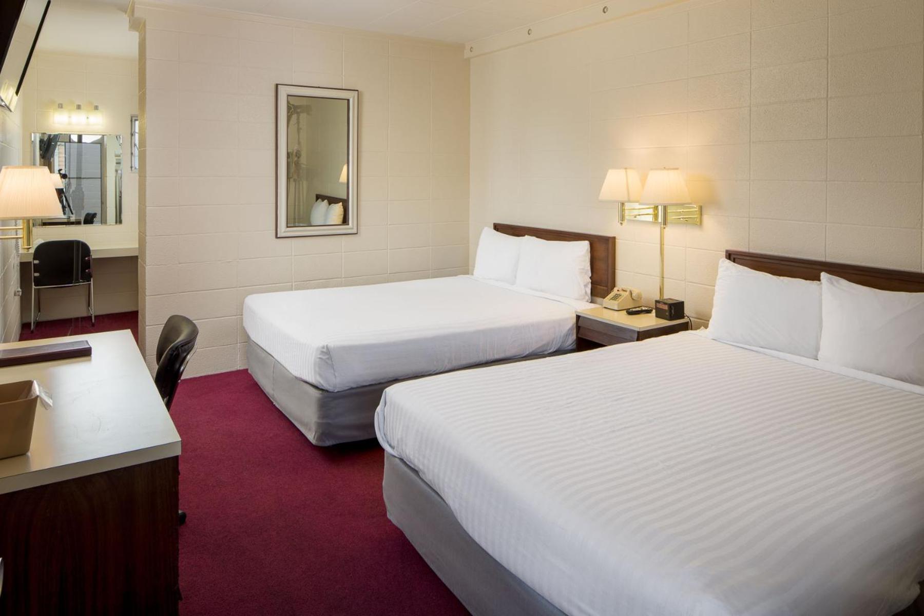 Motor Inn Standard Double Room with Two Double Beds photo 1