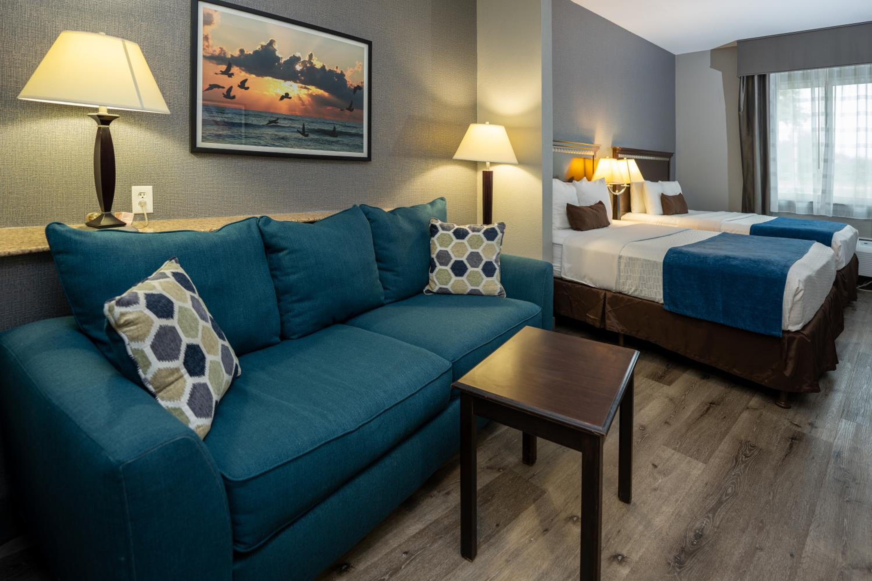 One Room Suite with Two Queen Beds - Non Smoking photo 2