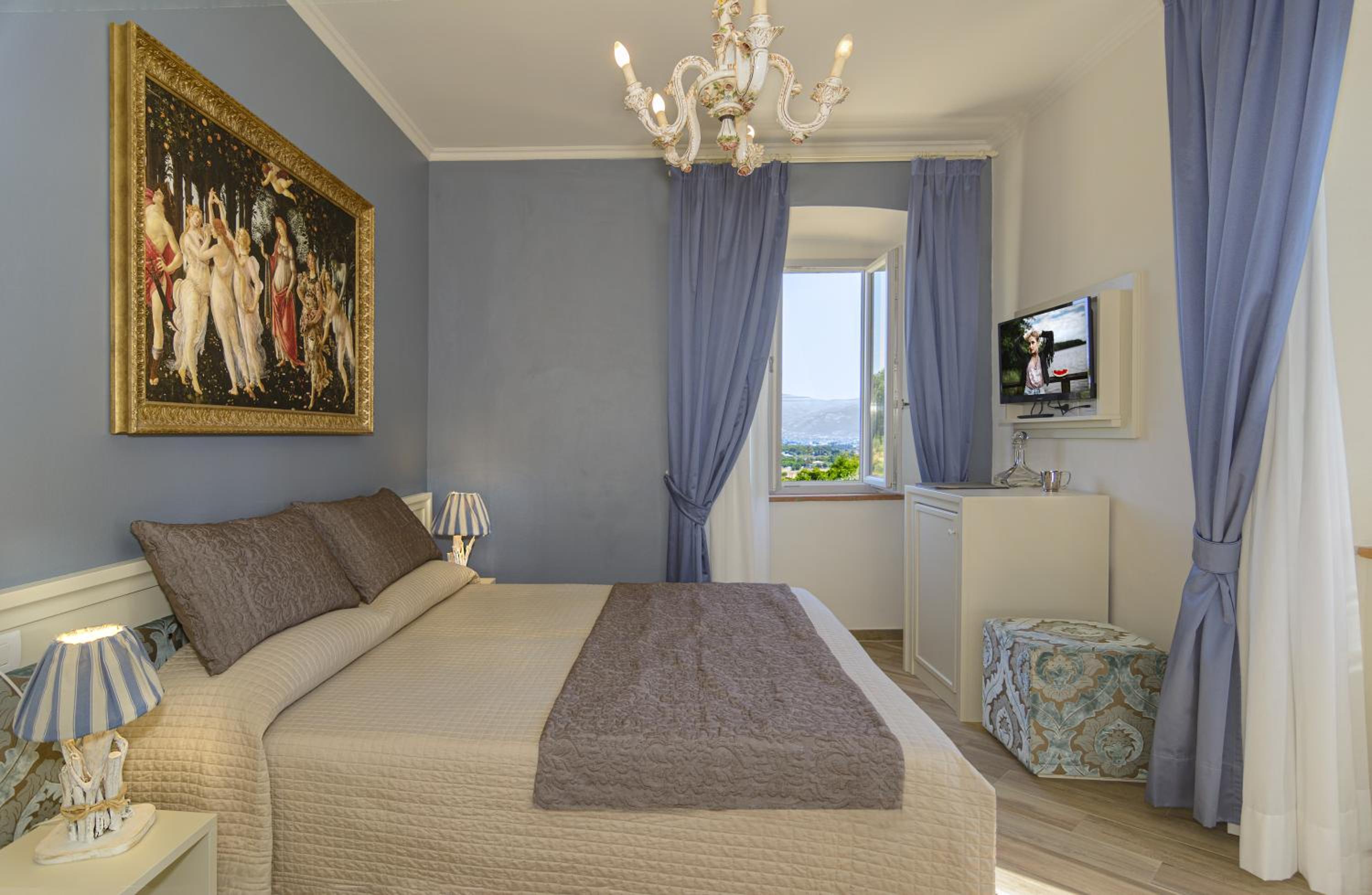 Deluxe Double or Twin Room photo 3