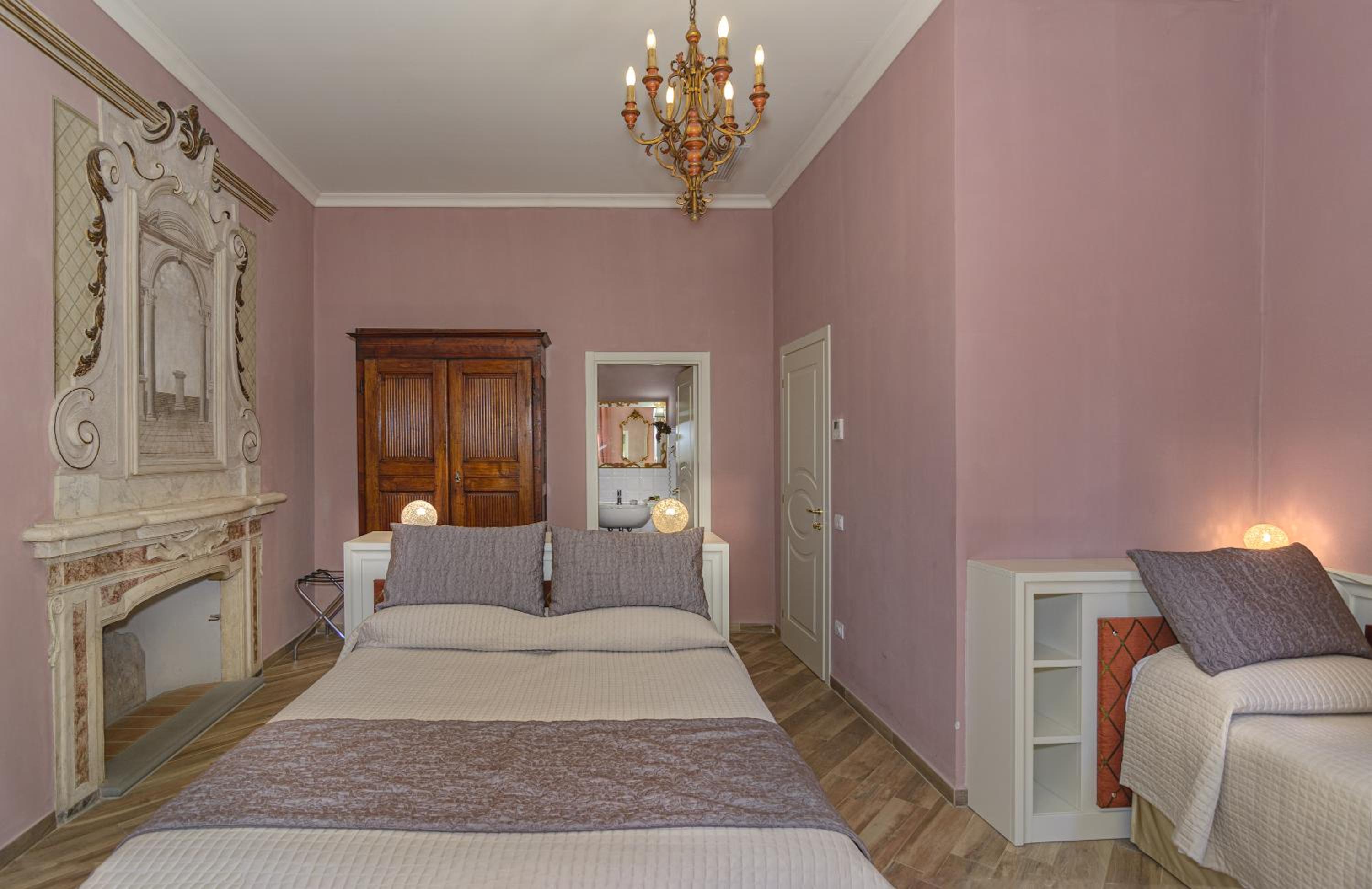 Deluxe Triple Room photo 3