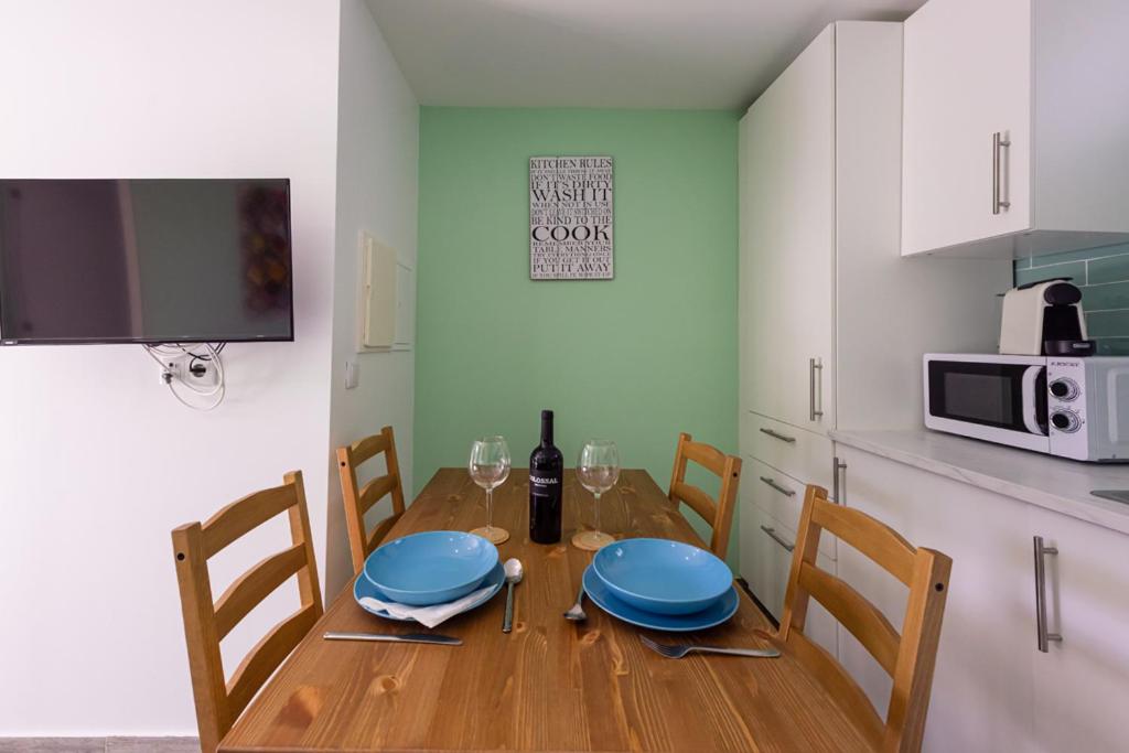 One-Bedroom House - Photo 25