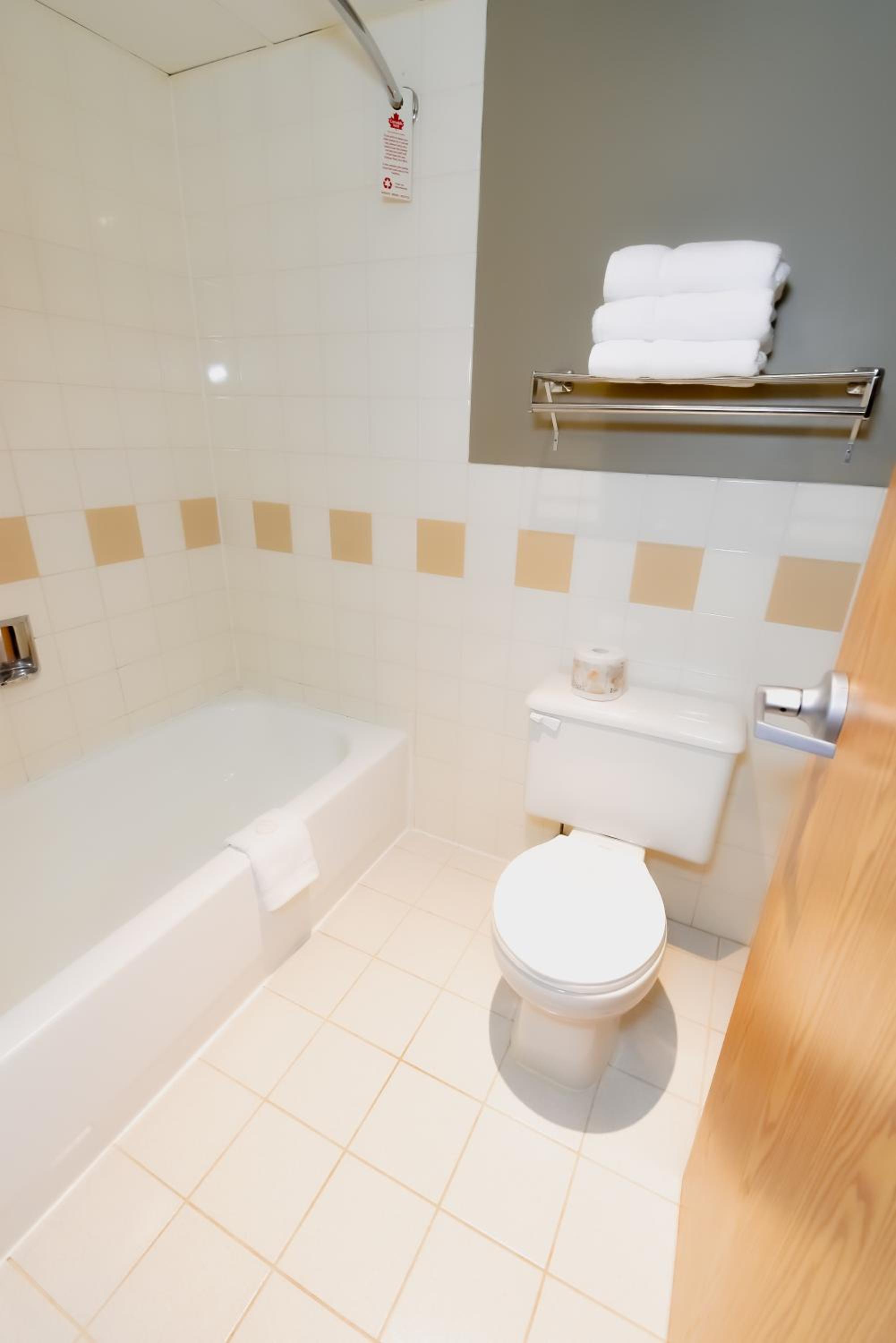 Two-Bedroom Suite photo 3