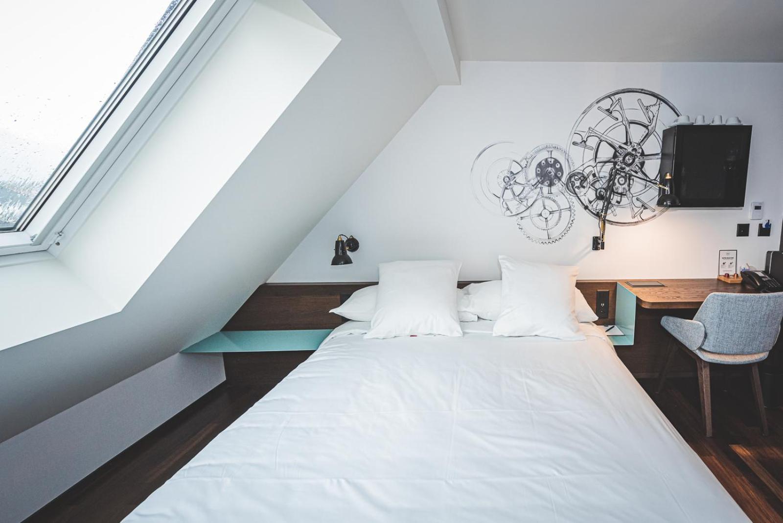 Superior King Room - Photo 8