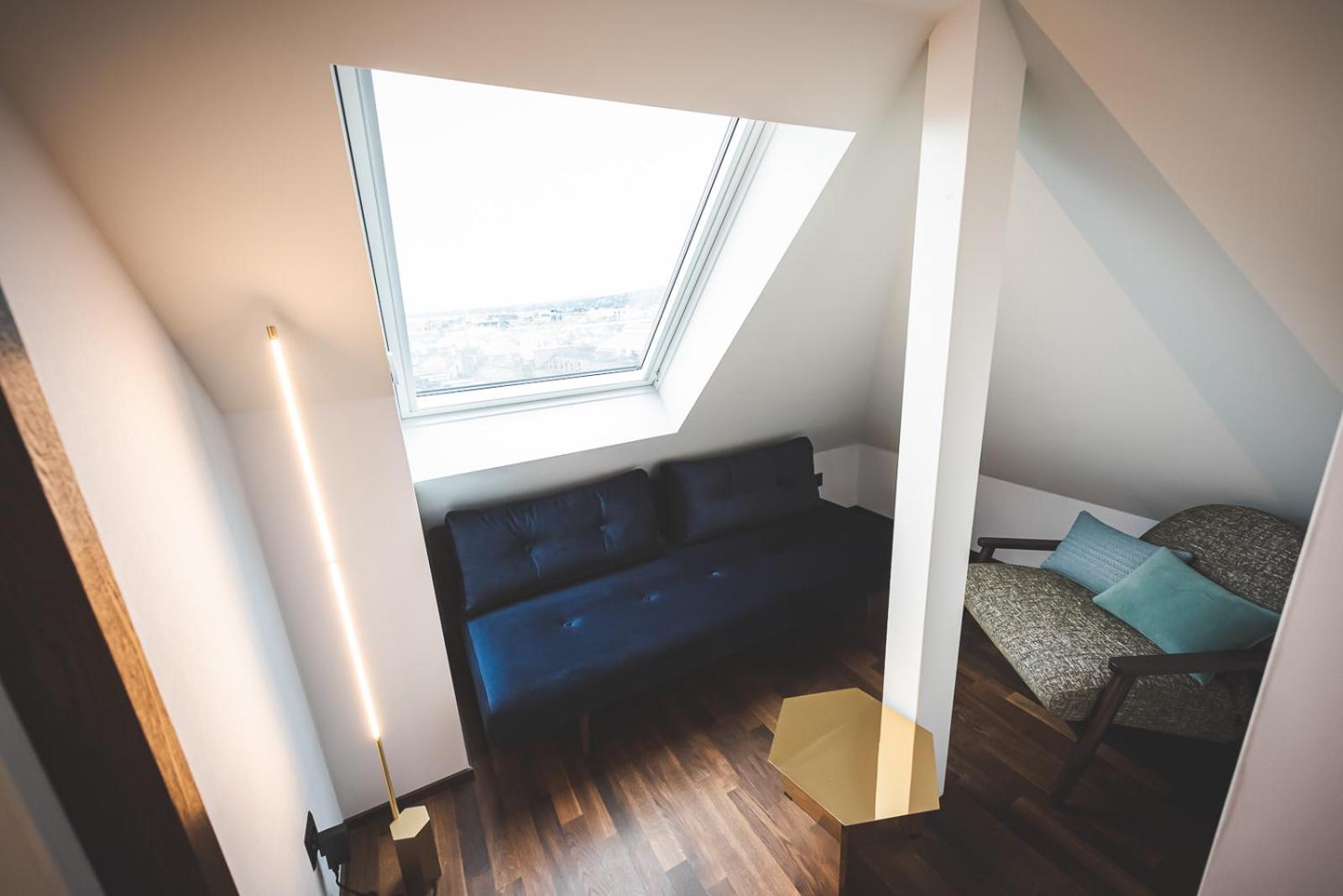 Superior King Room - Photo 10