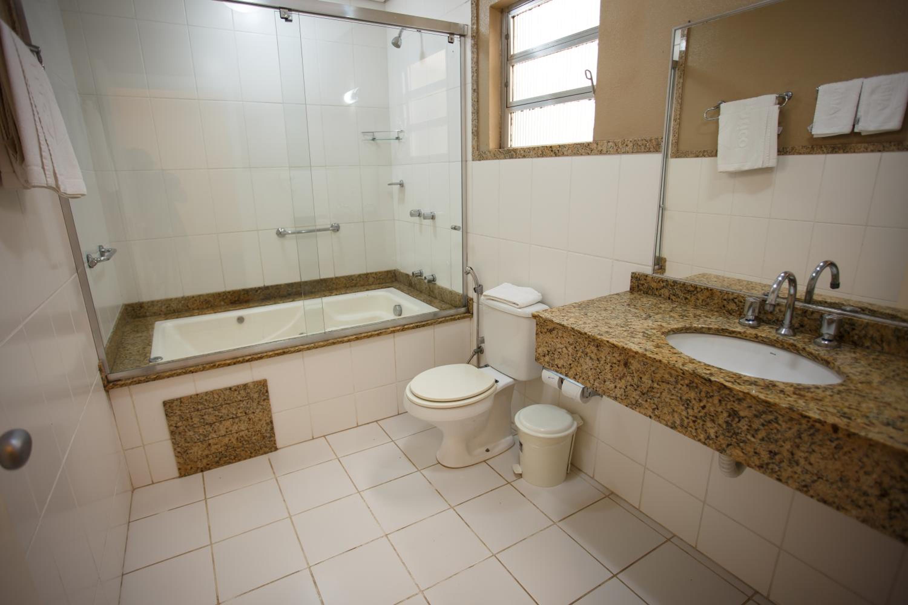 King Room with Spa Bath photo 3