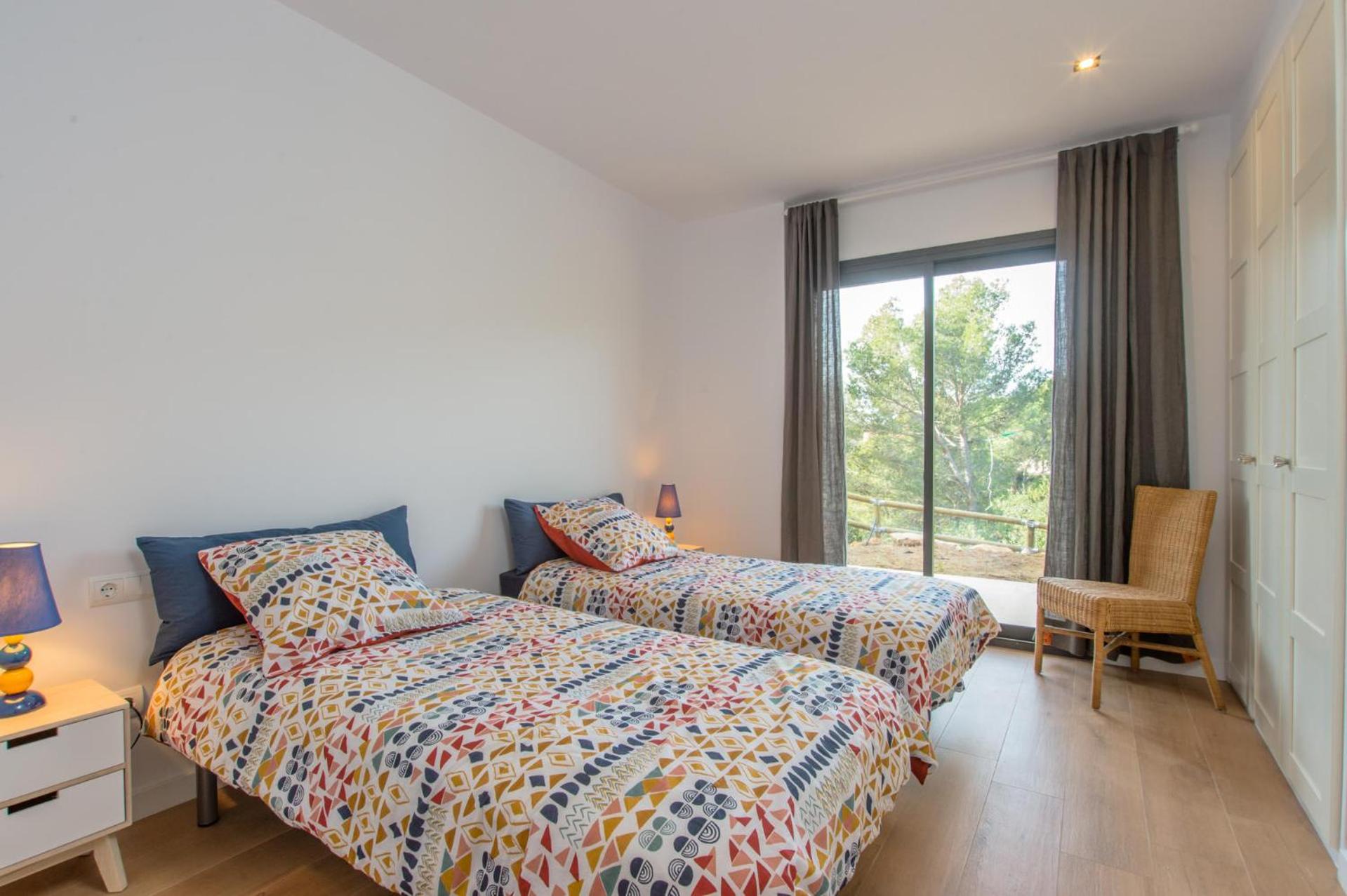 Four-Bedroom House photo 3