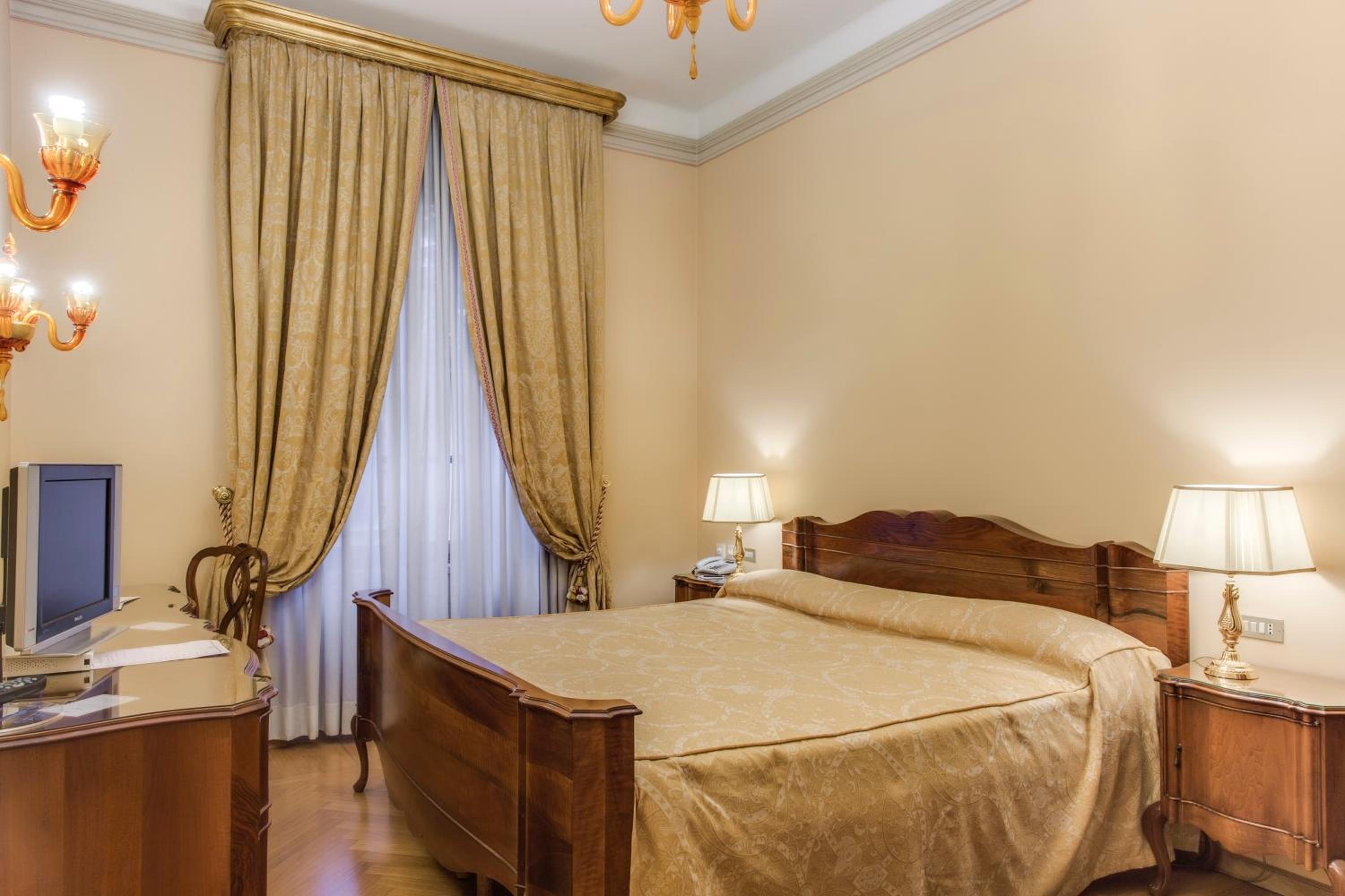 Classic Double Room - Photo 2