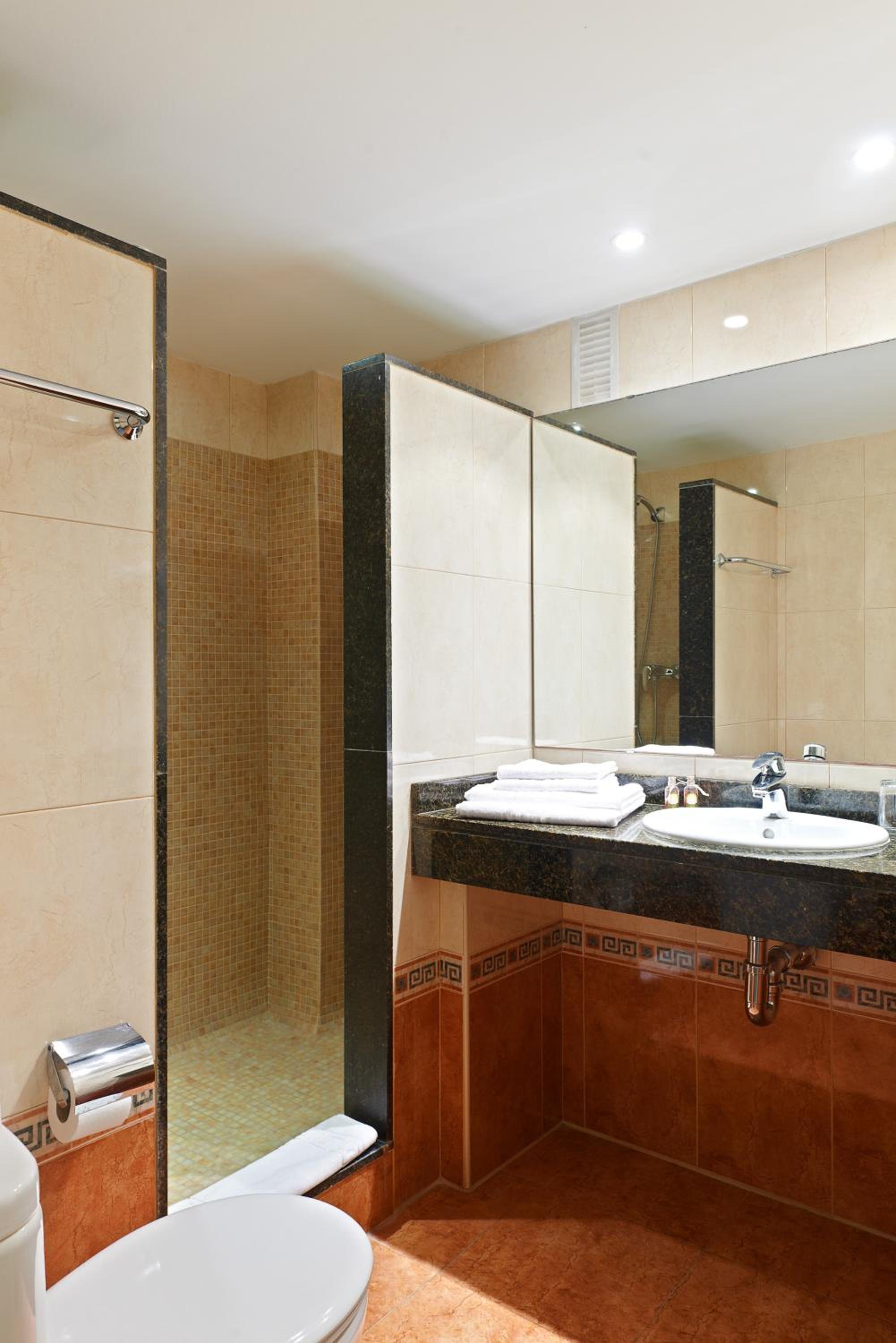 Double Room without Balcony - Photo 3