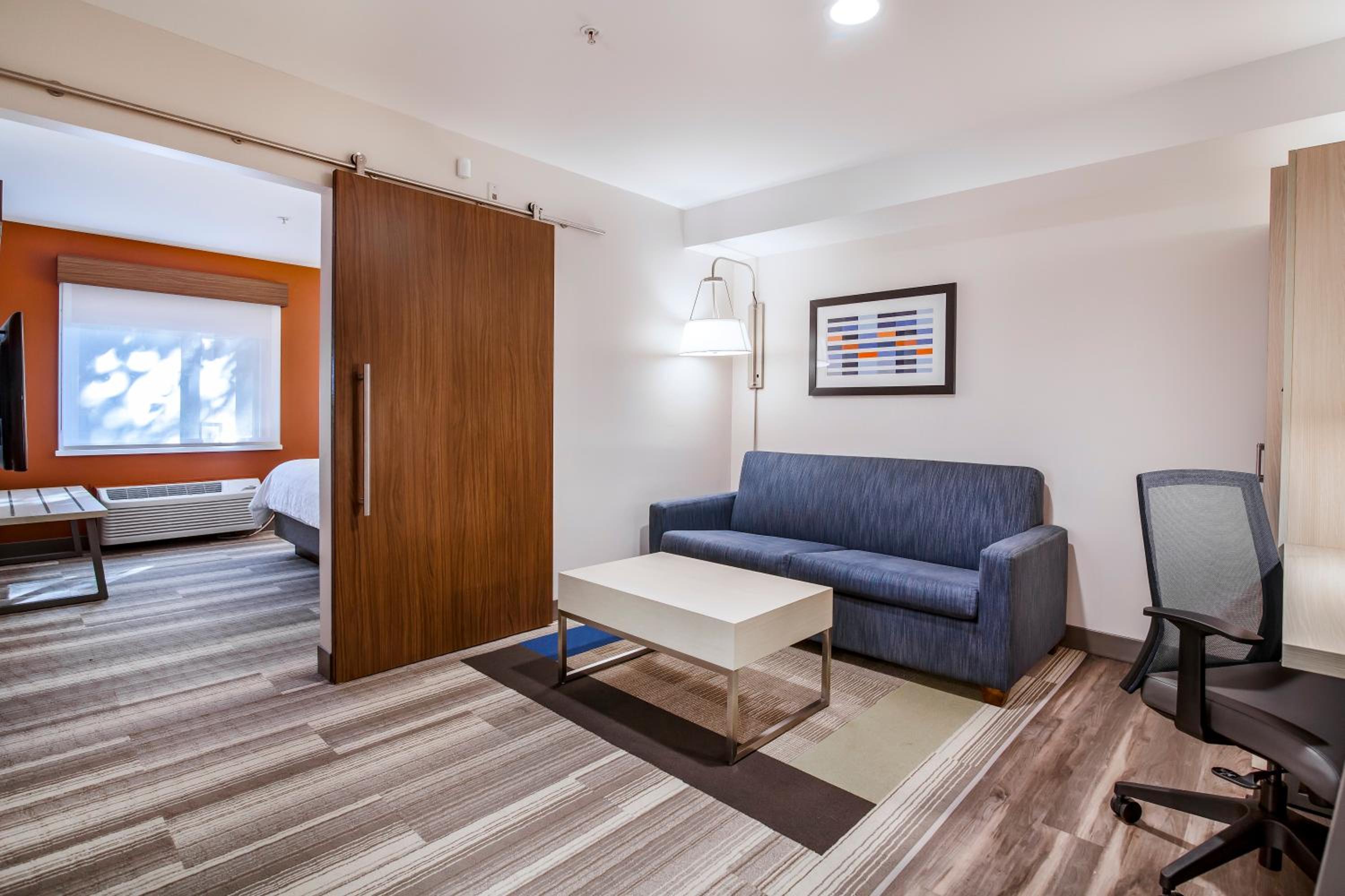 King Suite - Photo 1