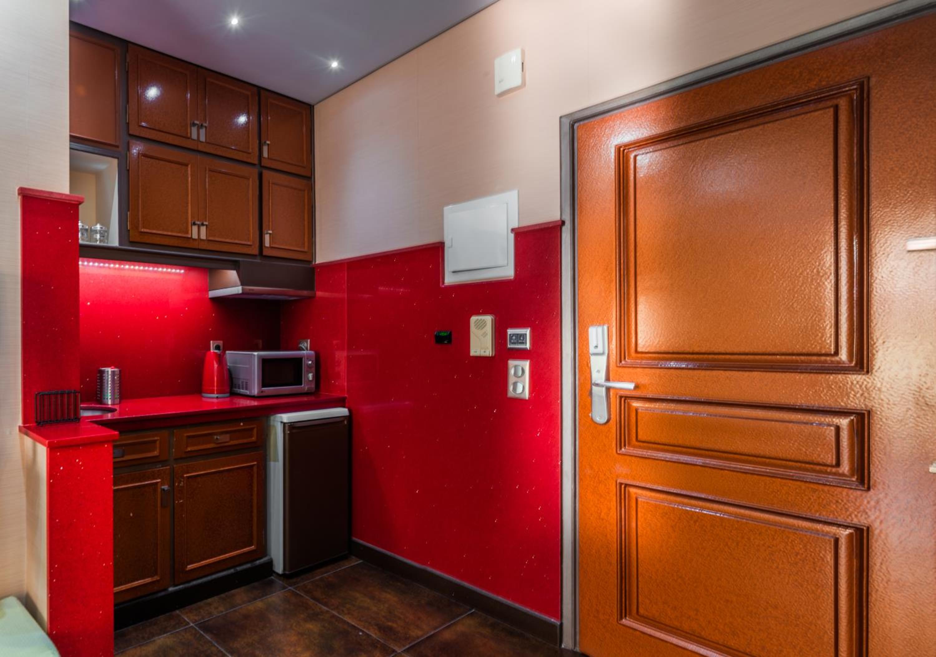 Deluxe Double Room with Balcony photo 3