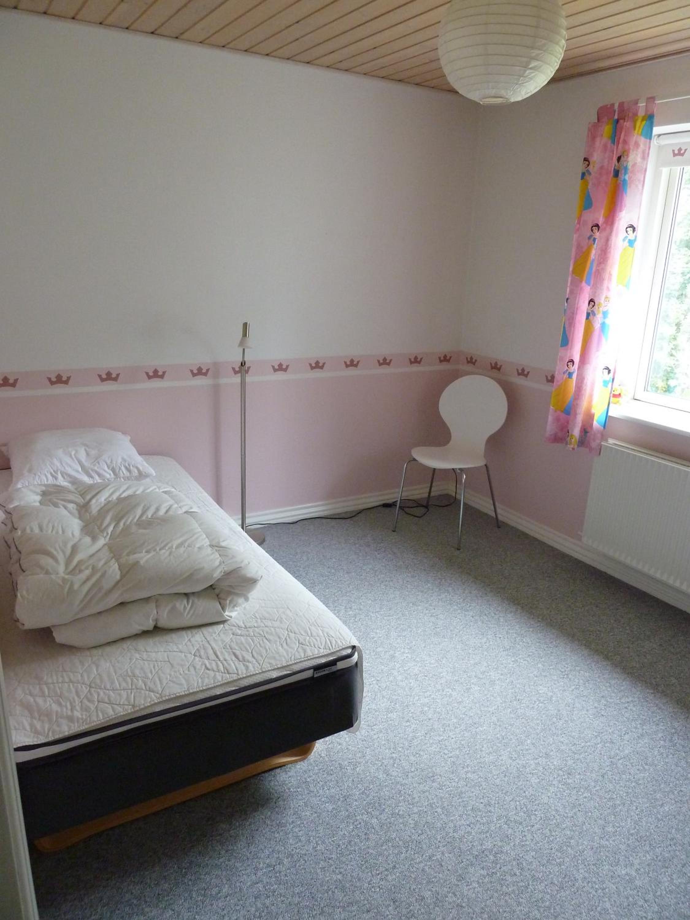 Single Room With Shared Bathroom photo 1