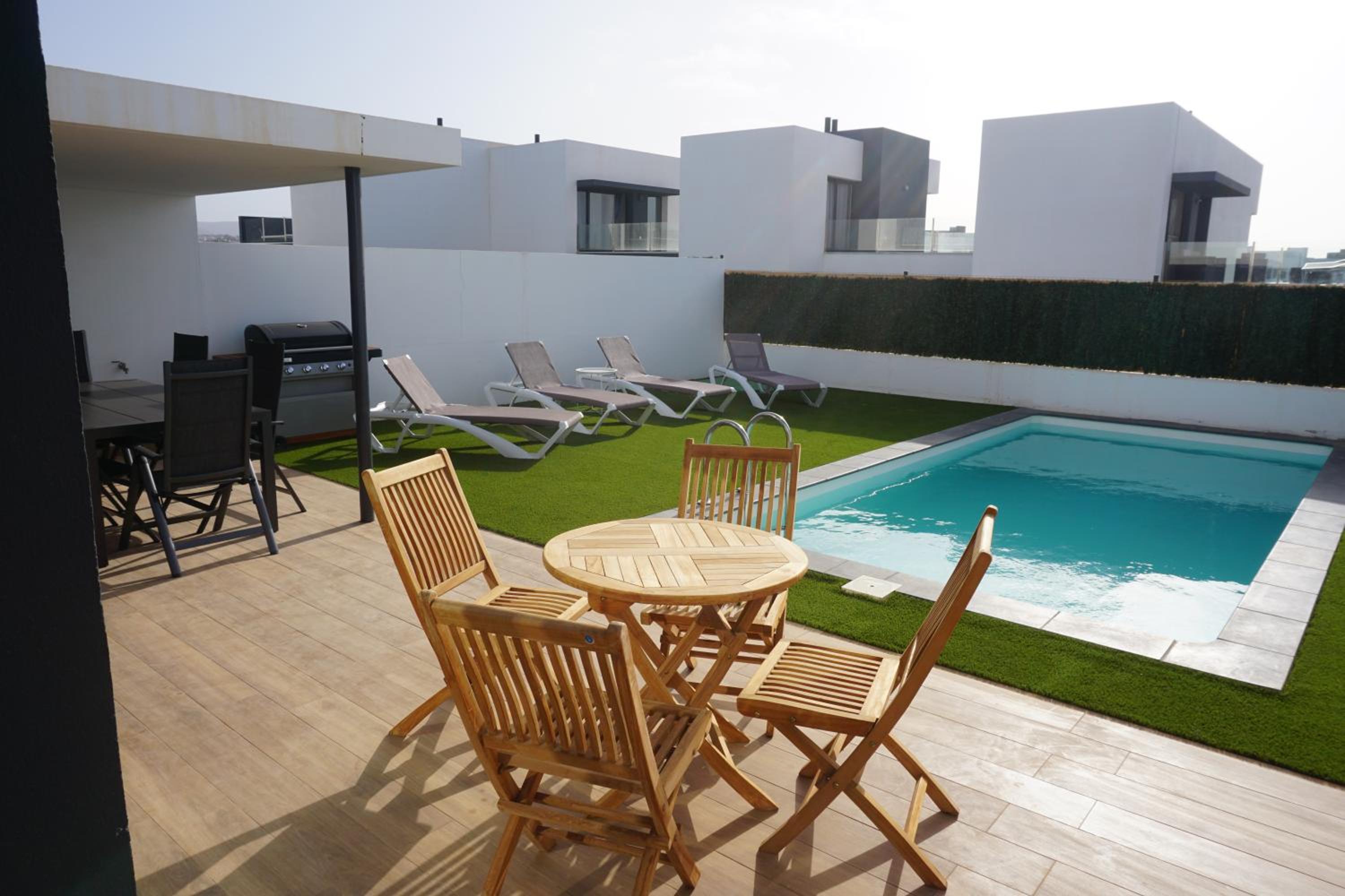 Three-Bedroom Villa photo 2