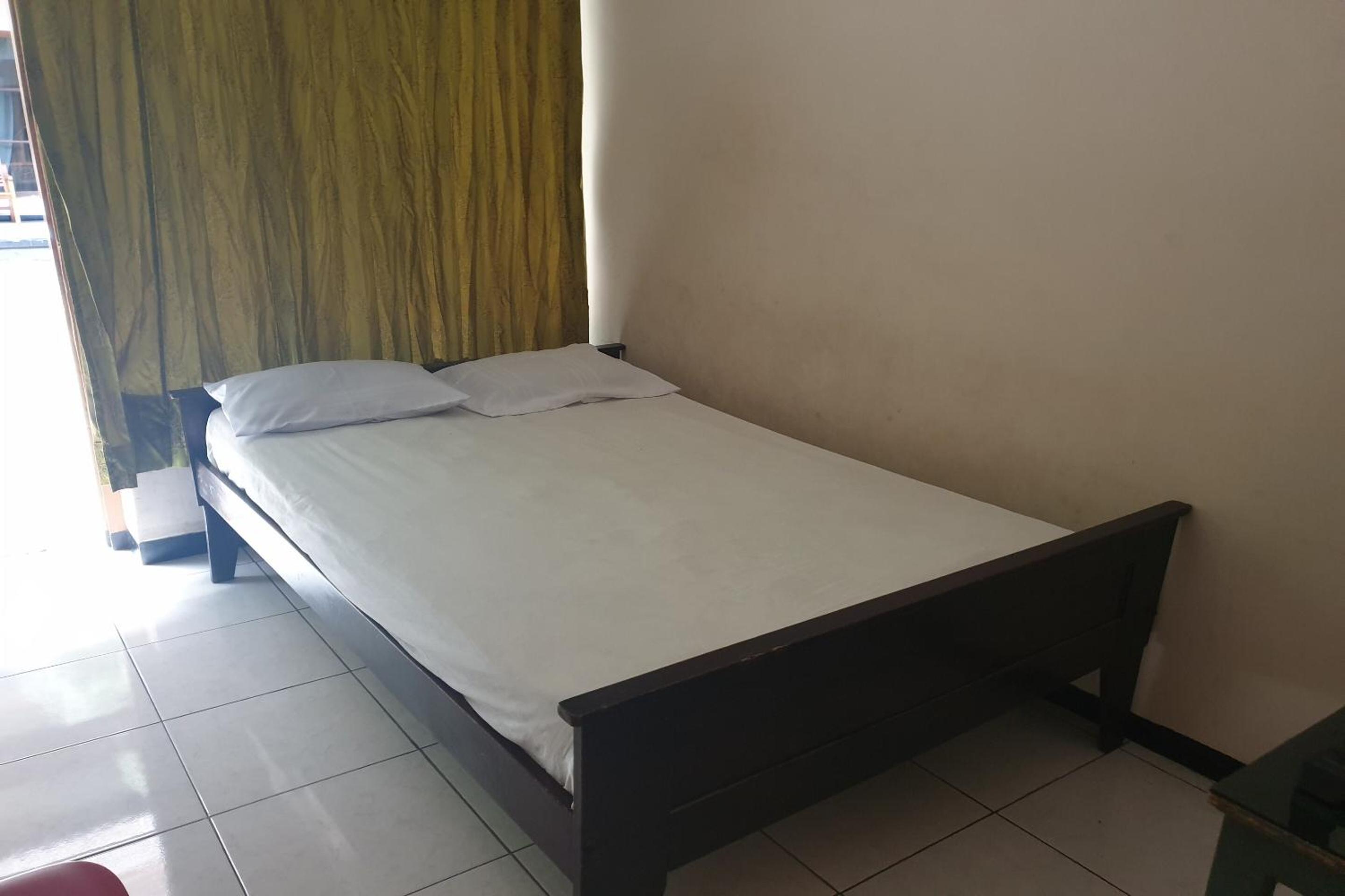 Queen Room photo 1