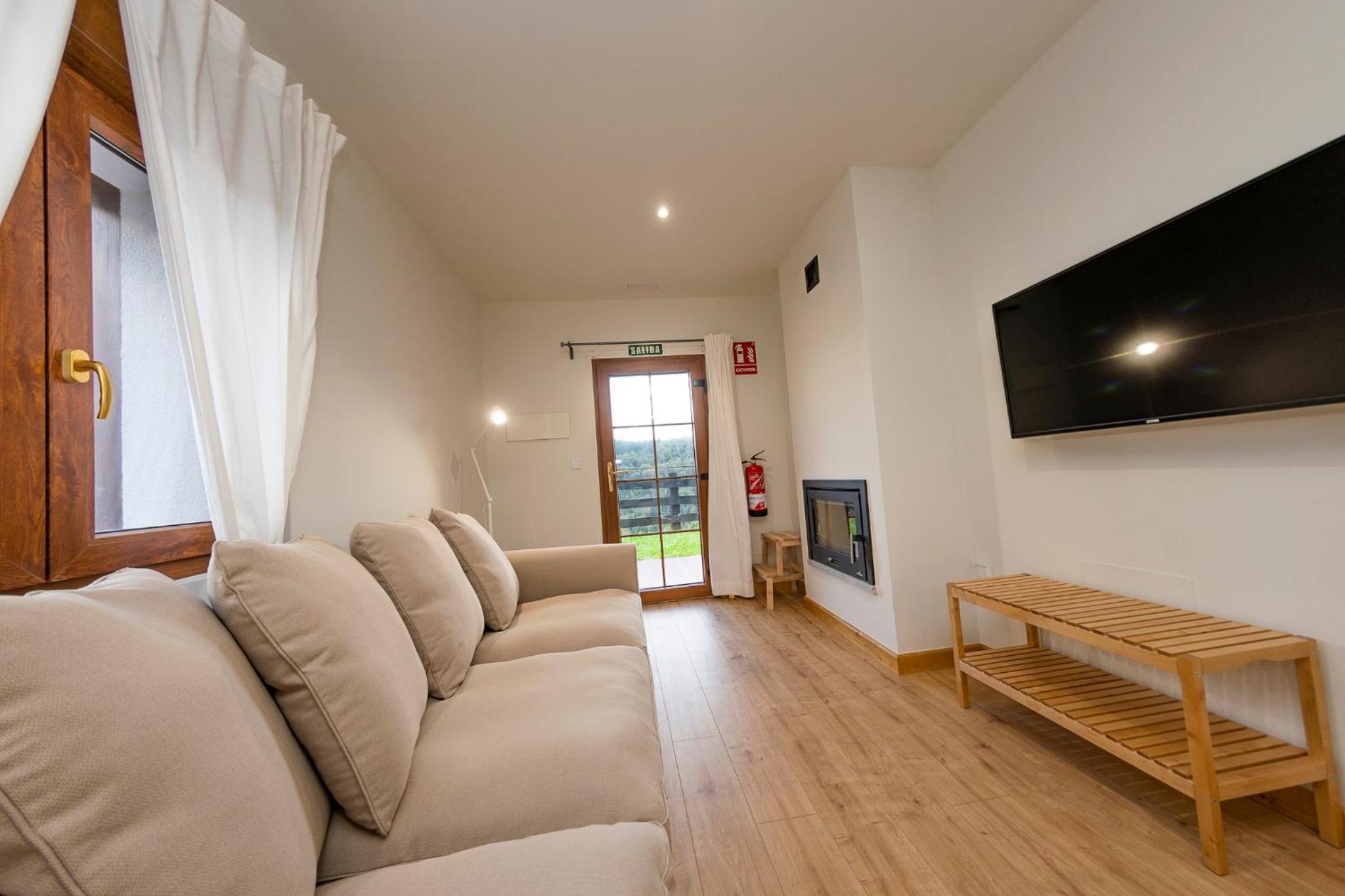 One-Bedroom Apartment - Photo 4