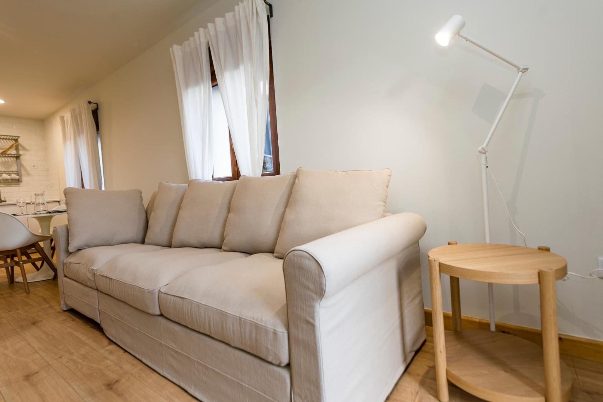 One-Bedroom Apartment - Photo 14