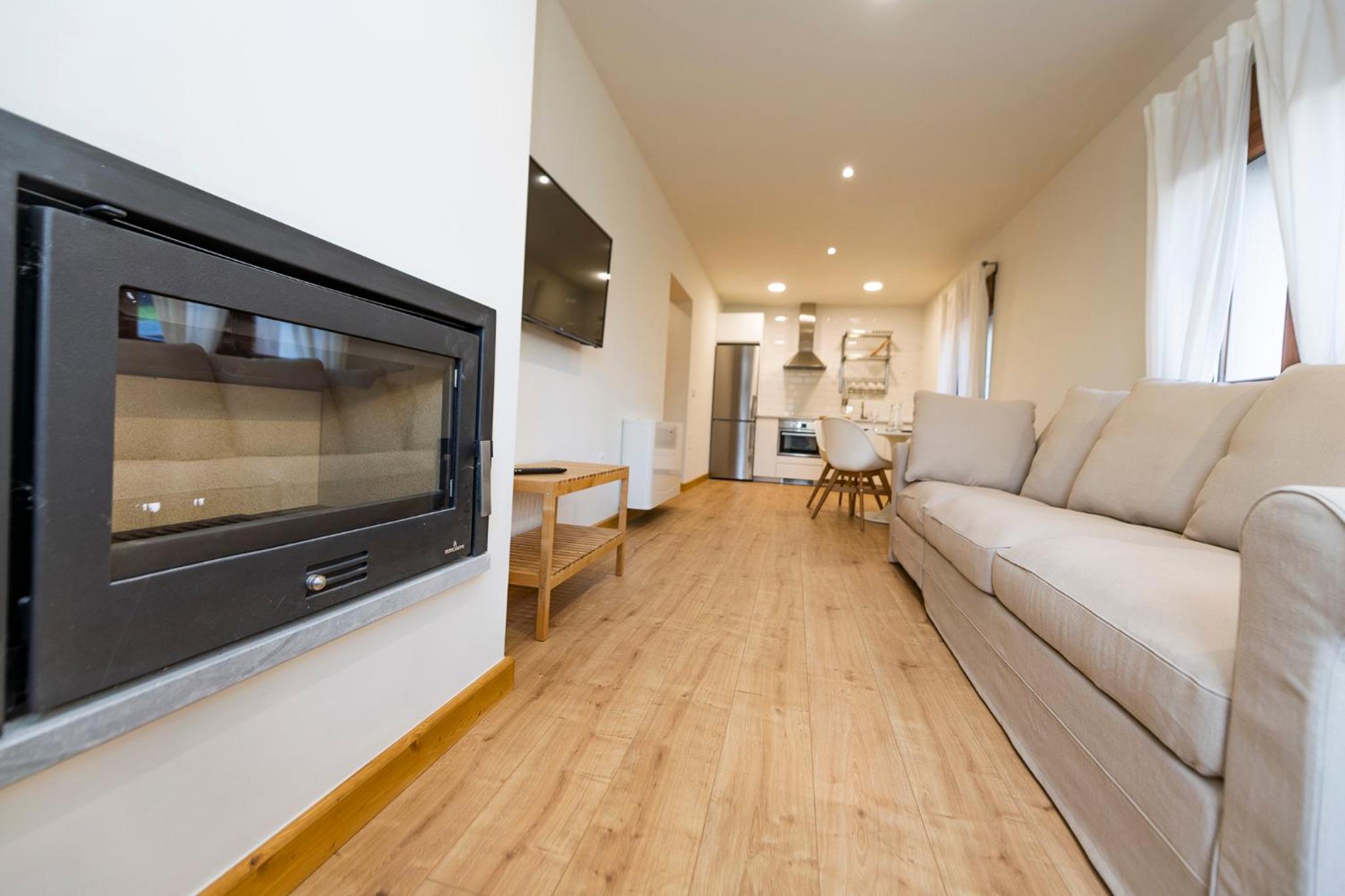 One-Bedroom Apartment - Photo 3