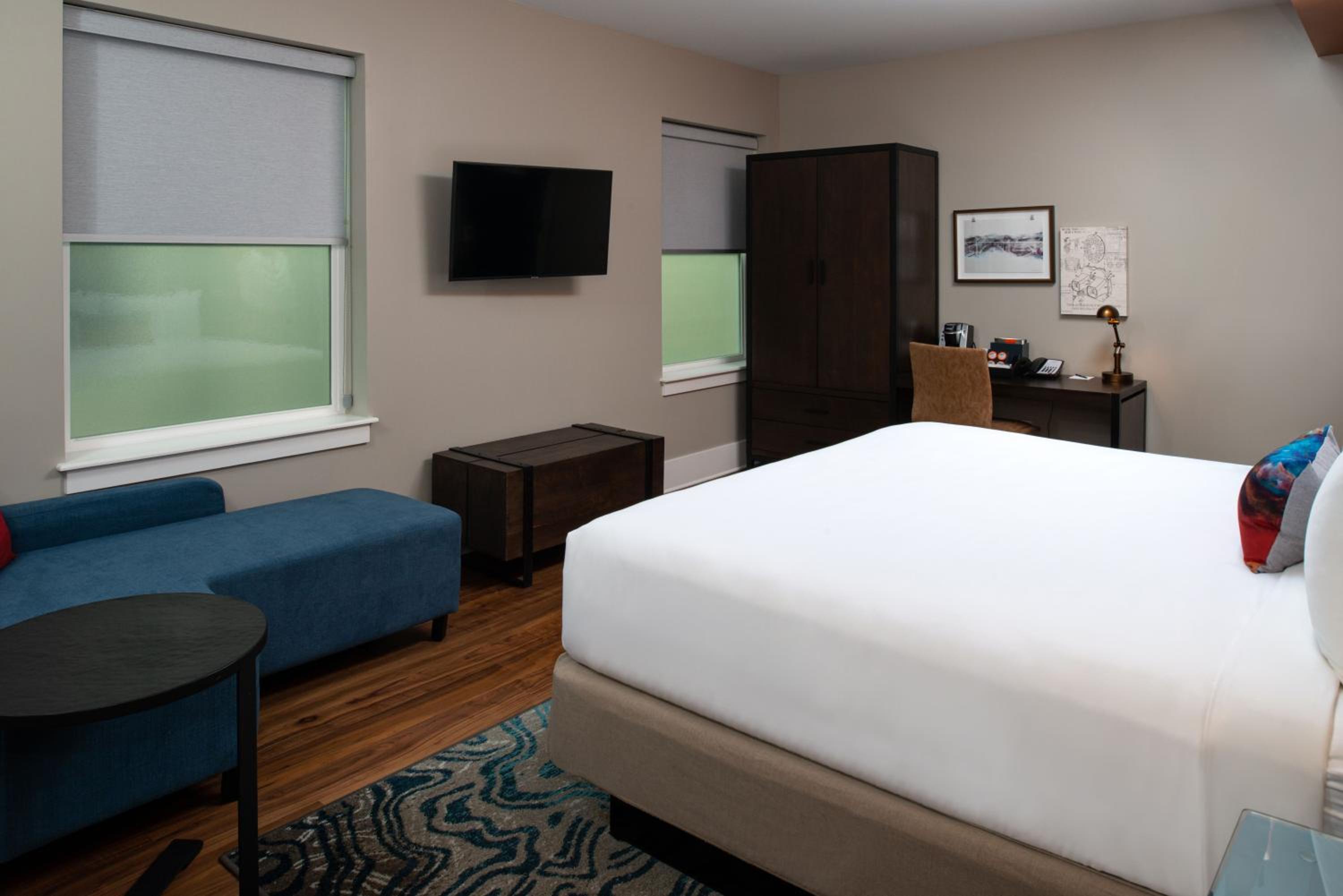 Standard King Room - Photo 6