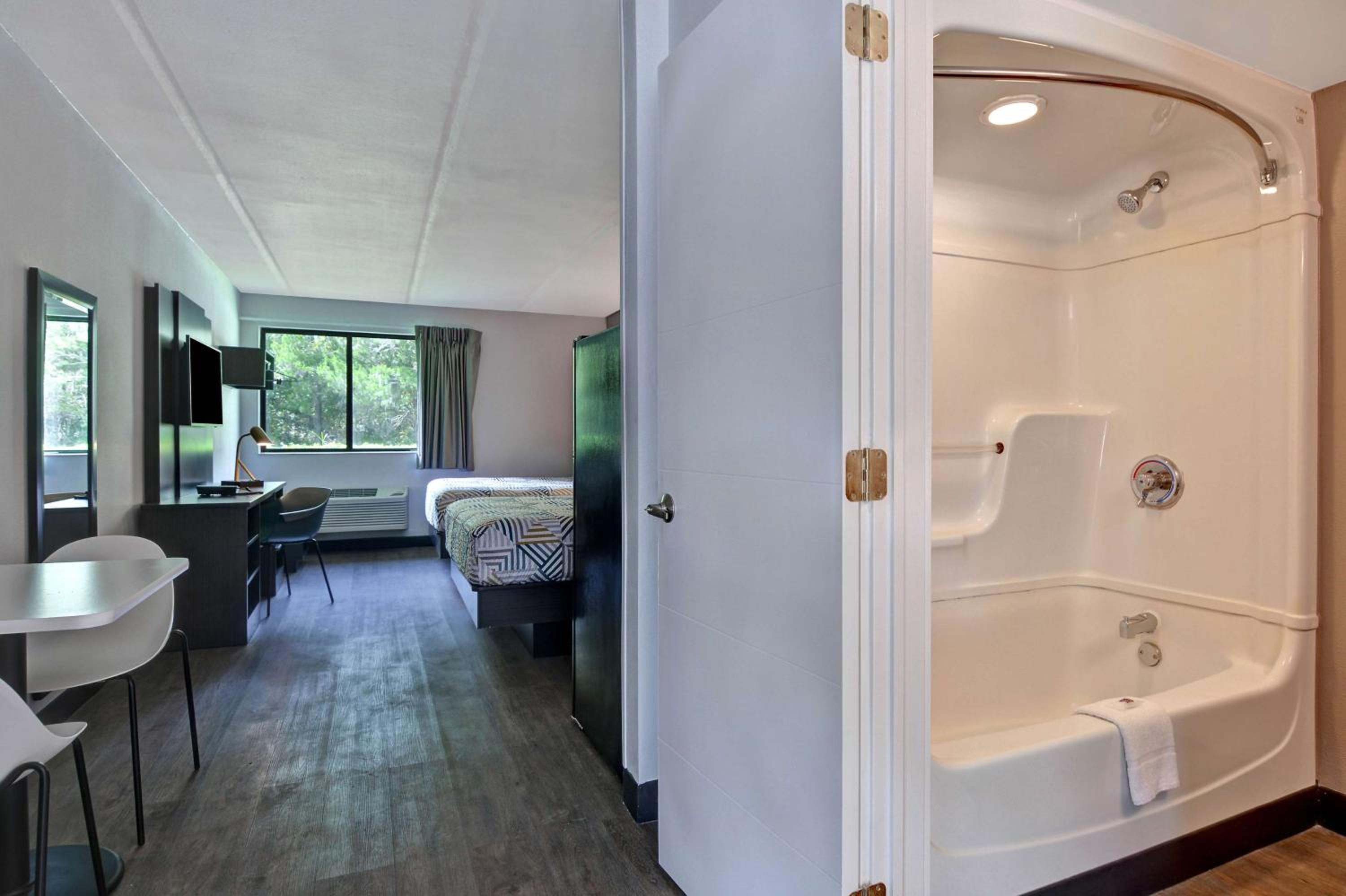 Deluxe Quadruple Room - Smoking